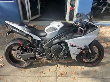 Yamaha R1