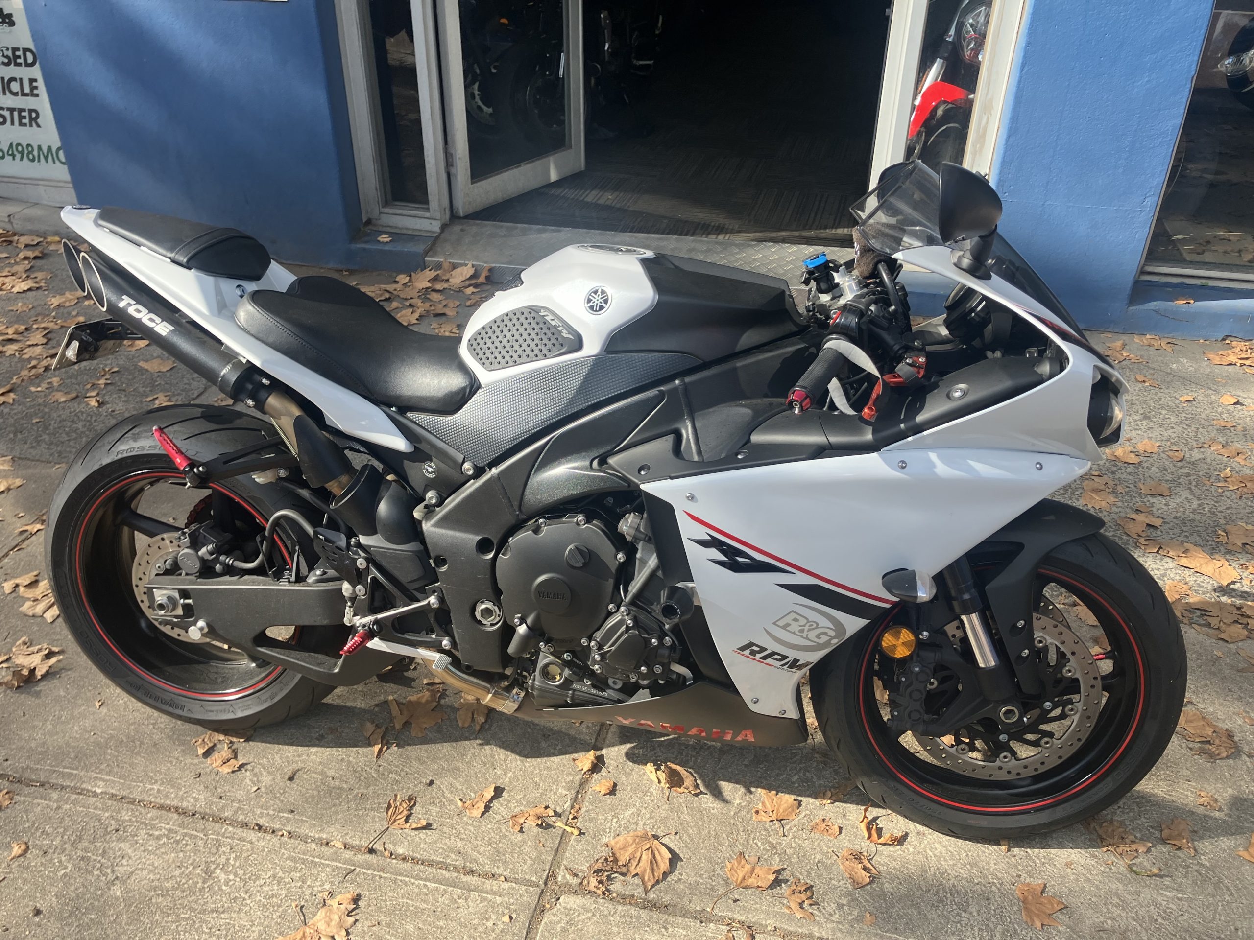 Yamaha R1 - Image 3
