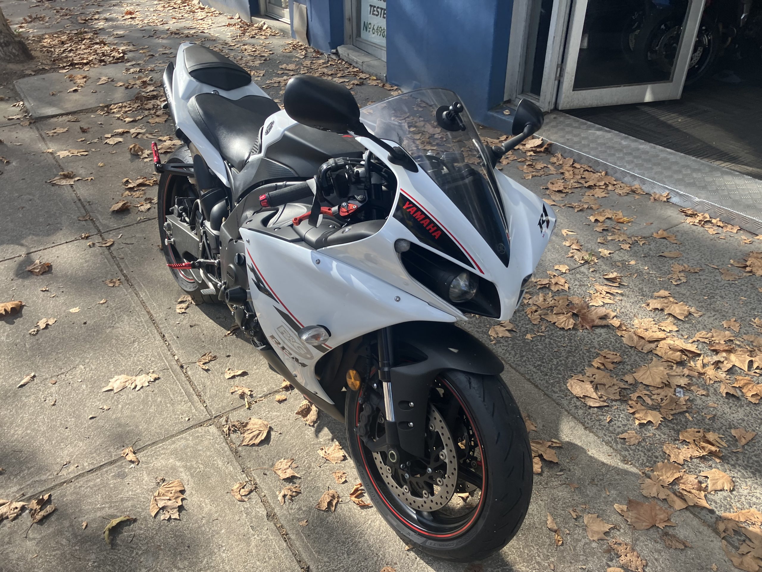 Yamaha R1 - Image 7