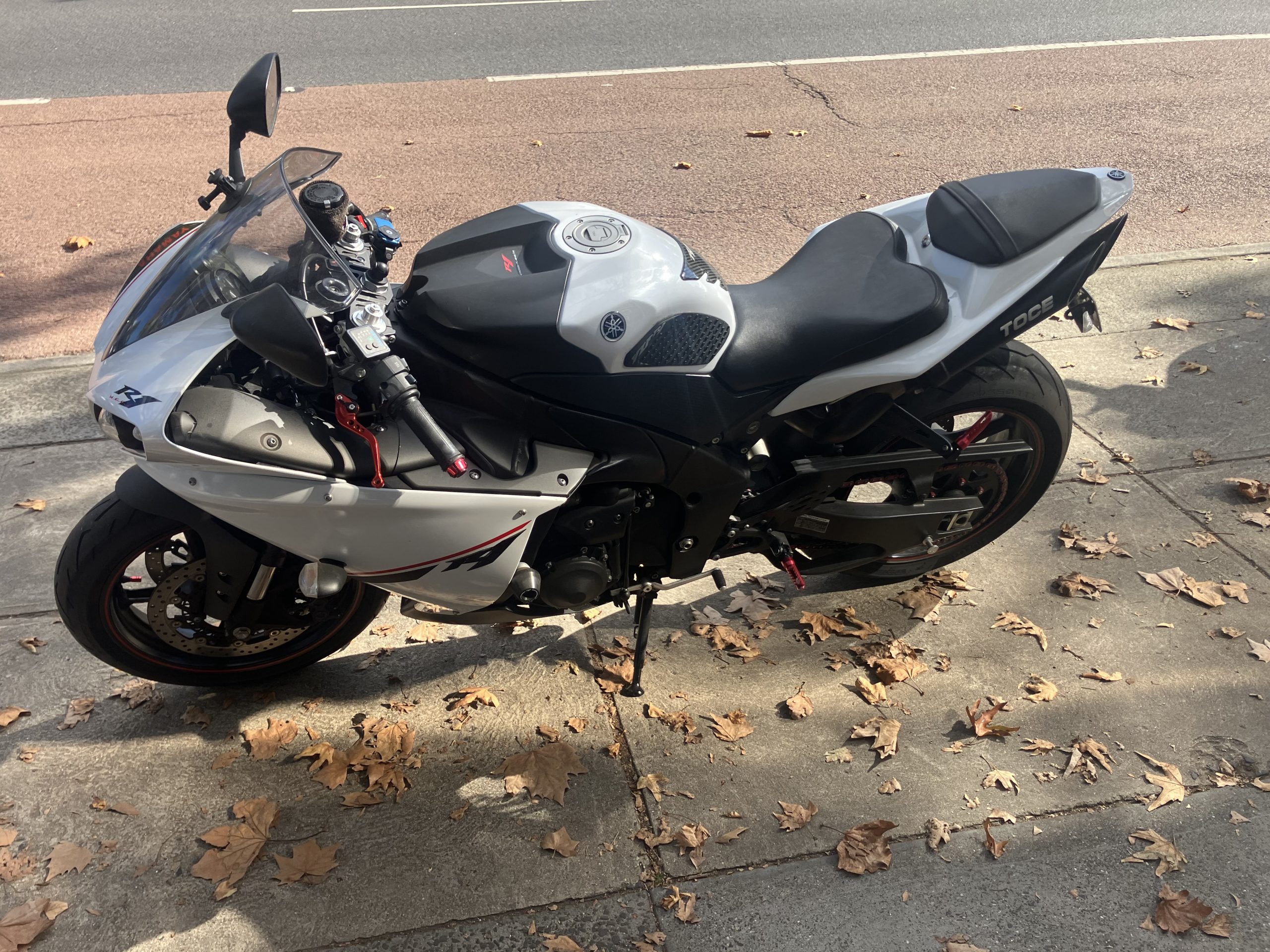 Yamaha R1 - Image 15