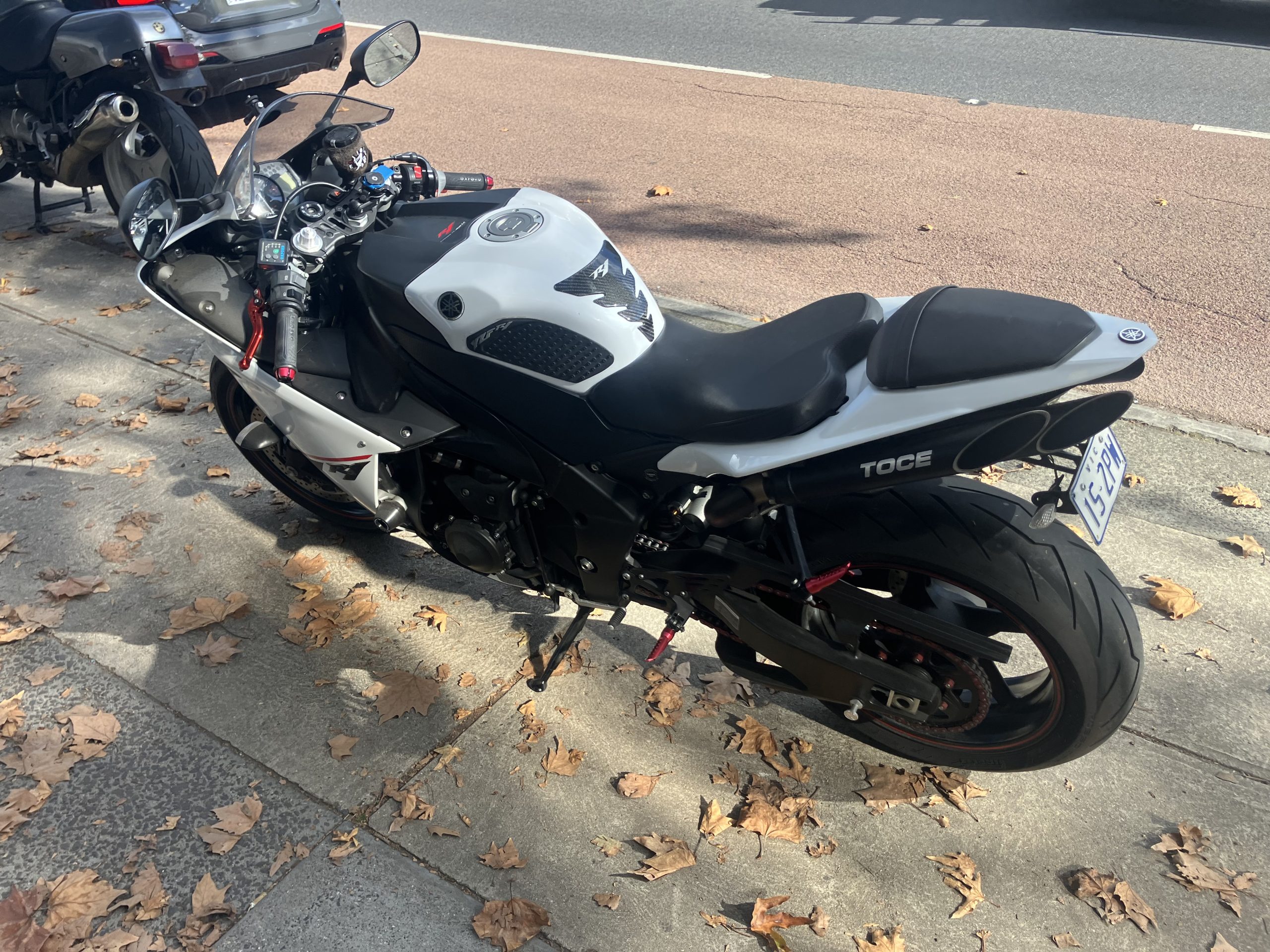 Yamaha R1 - Image 18