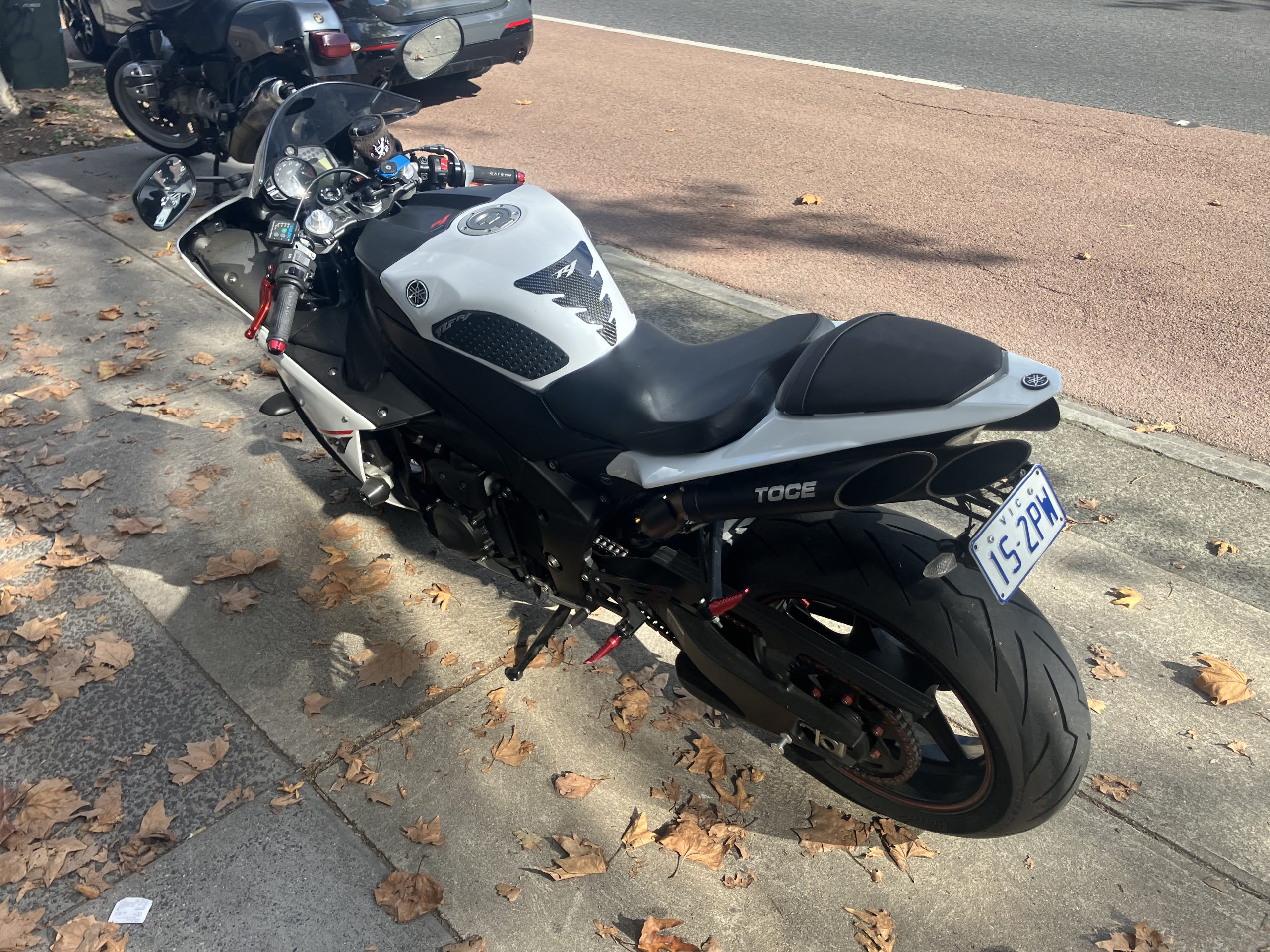Yamaha R1 - Image 19