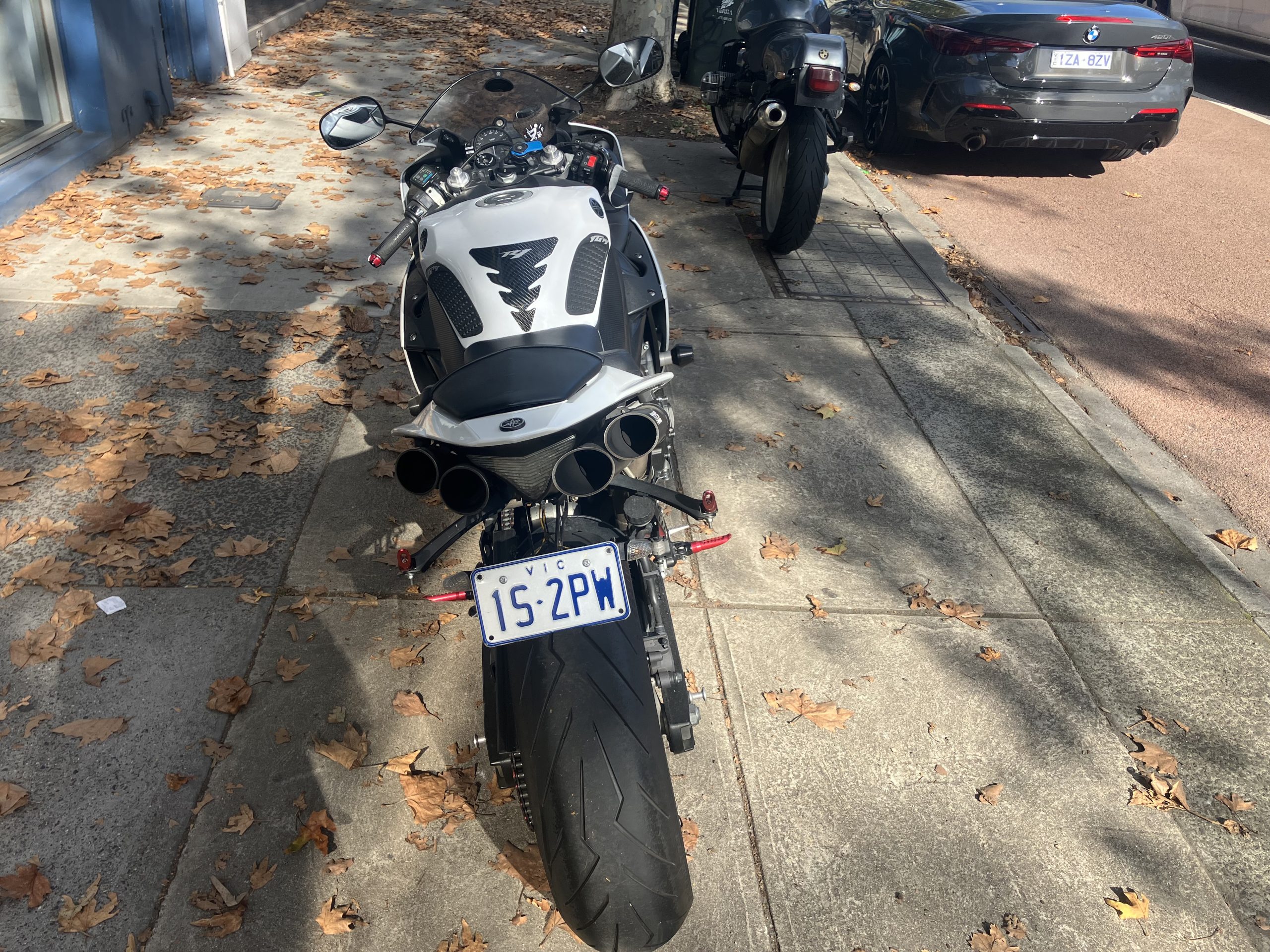 Yamaha R1 - Image 22