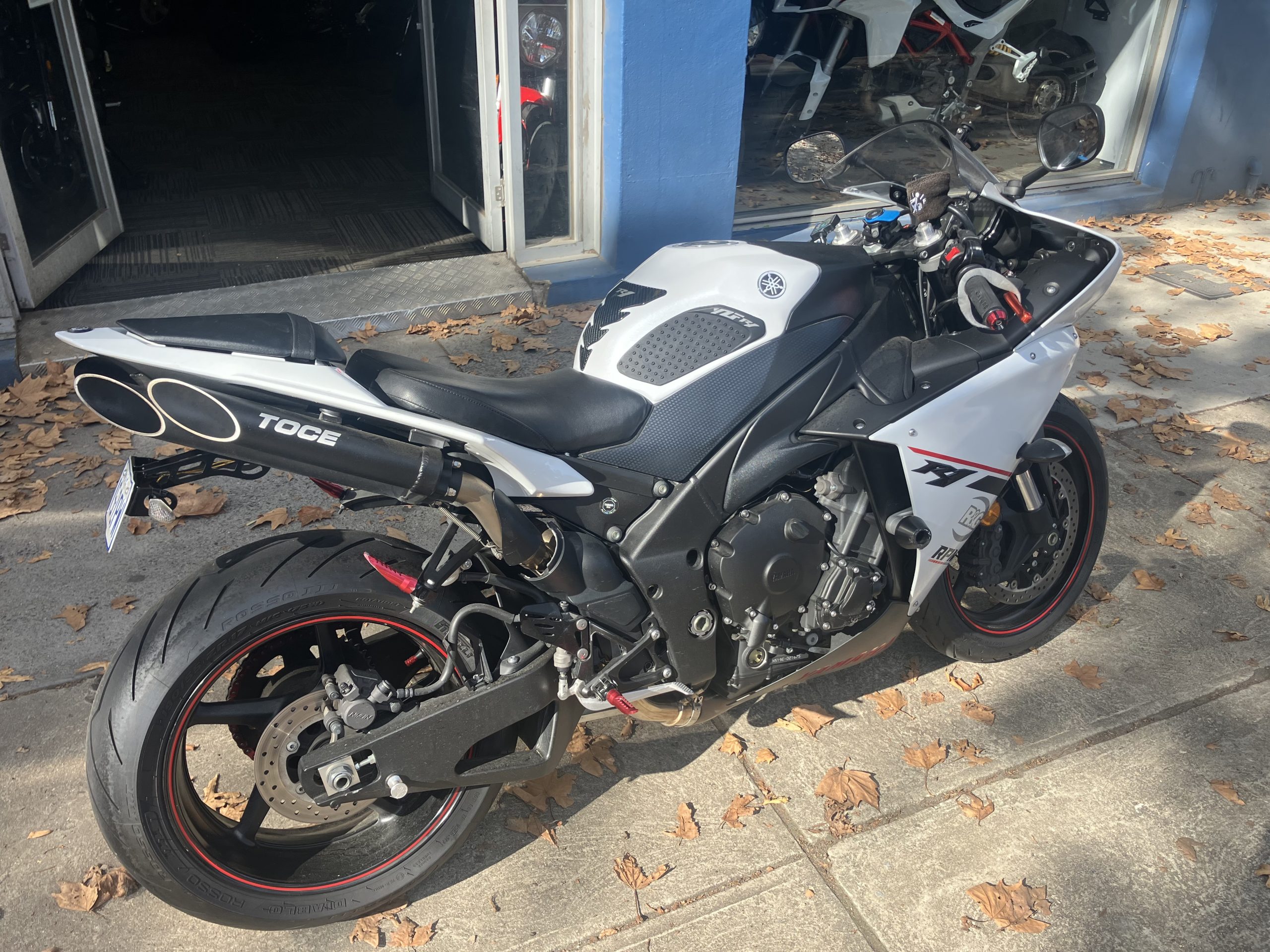Yamaha R1 - Image 26