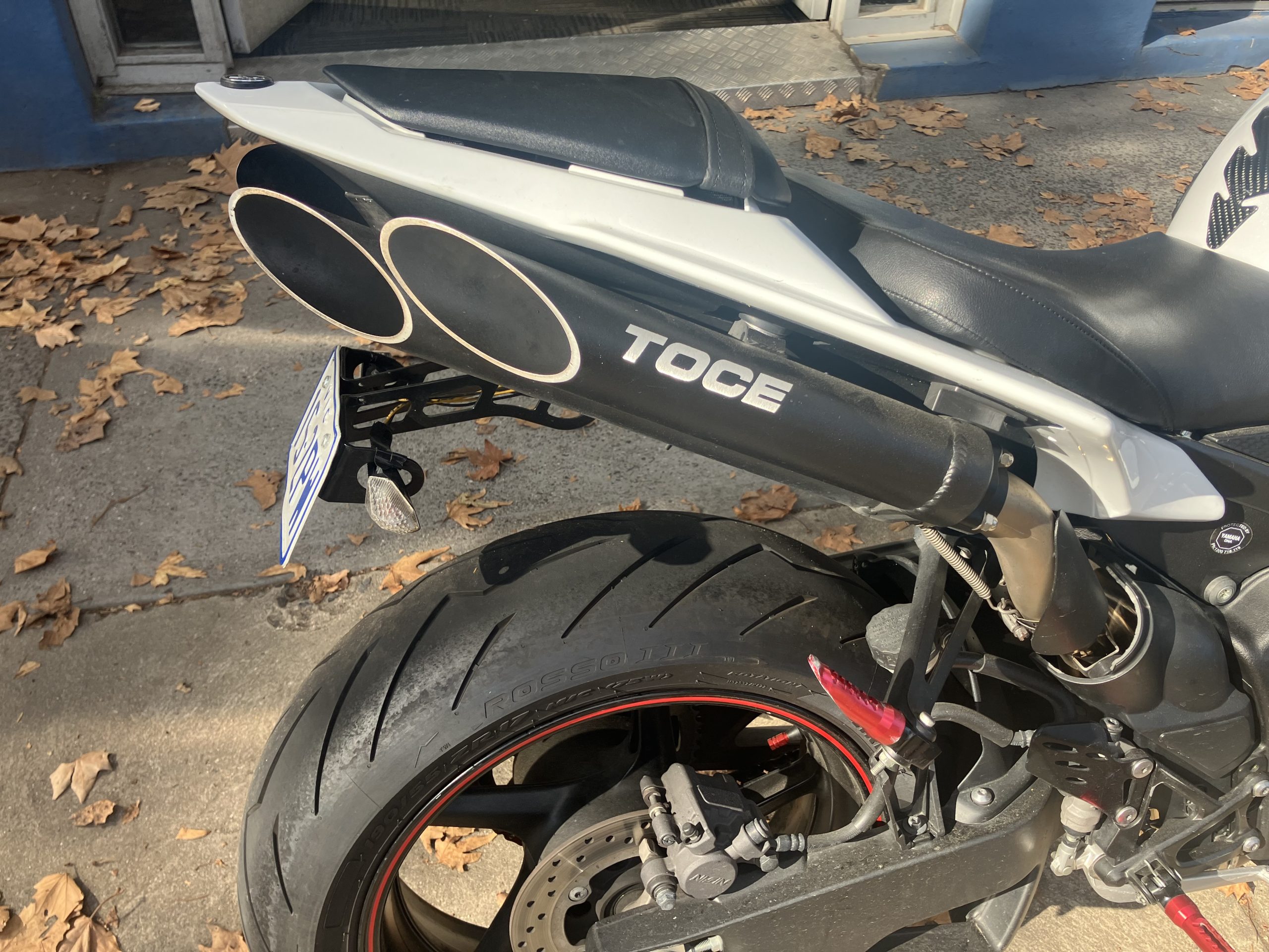 Yamaha R1 - Image 27