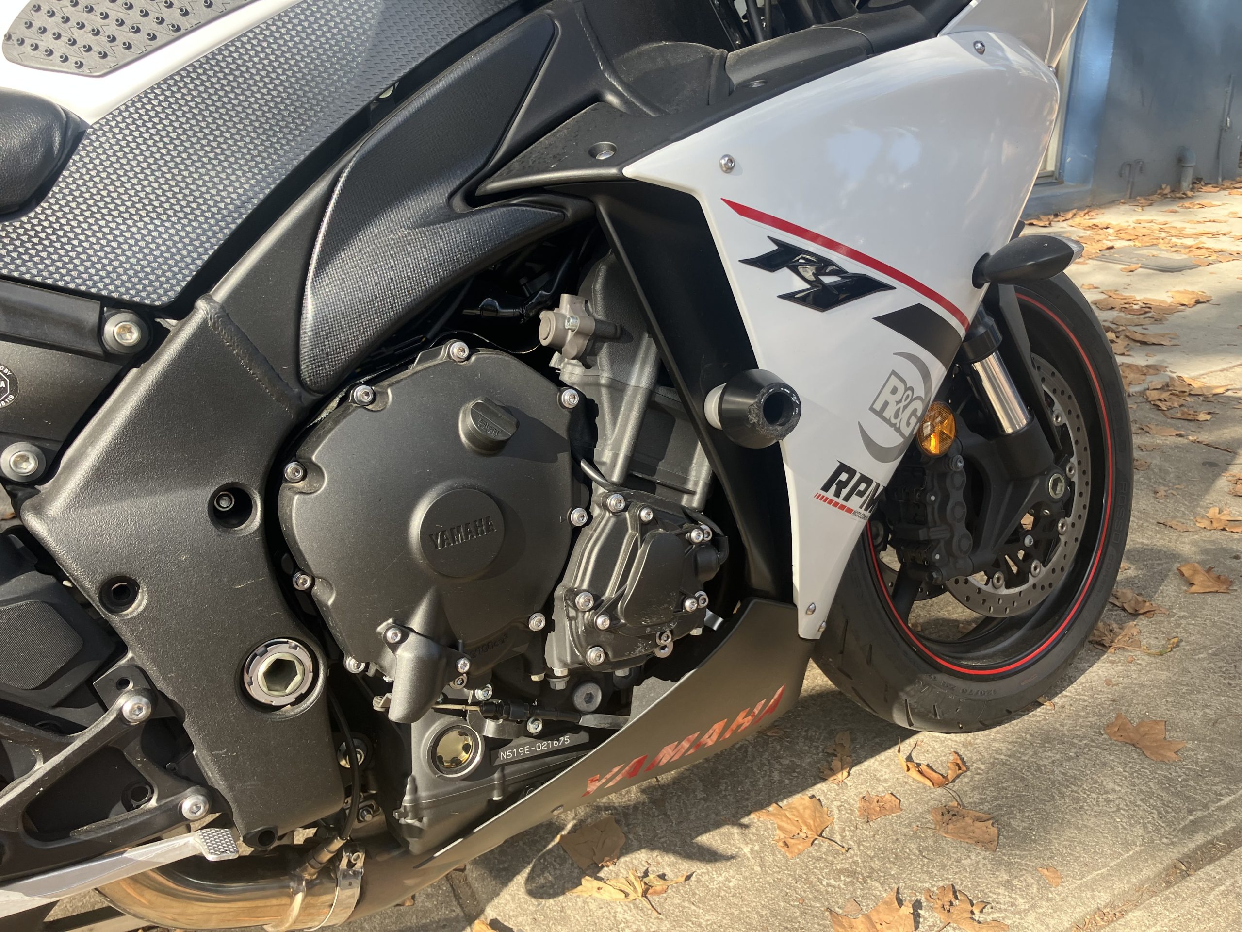 Yamaha R1 - Image 31