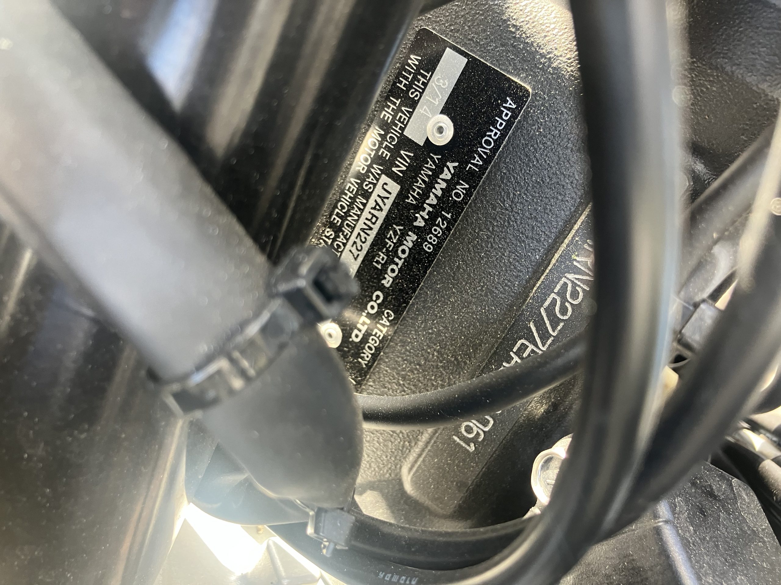 Yamaha R1 - Image 34