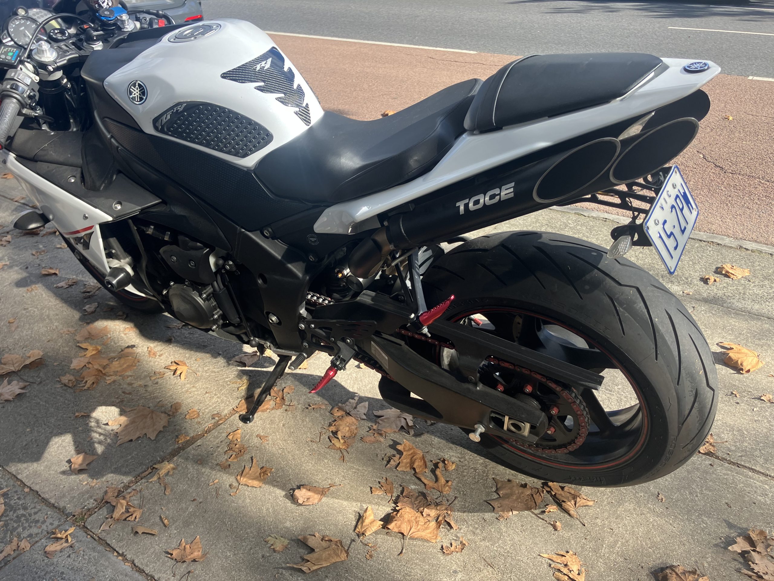 Yamaha R1 - Image 35