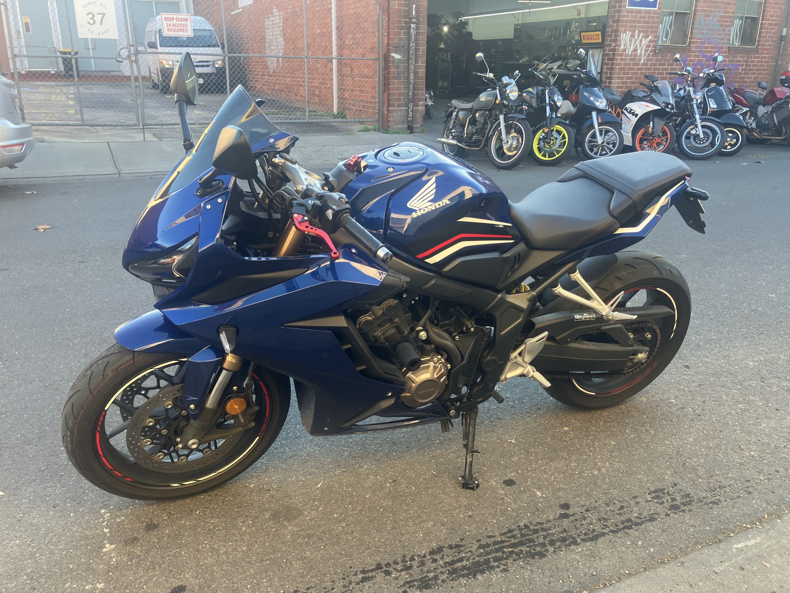 Honda CBR 650 - Image 13
