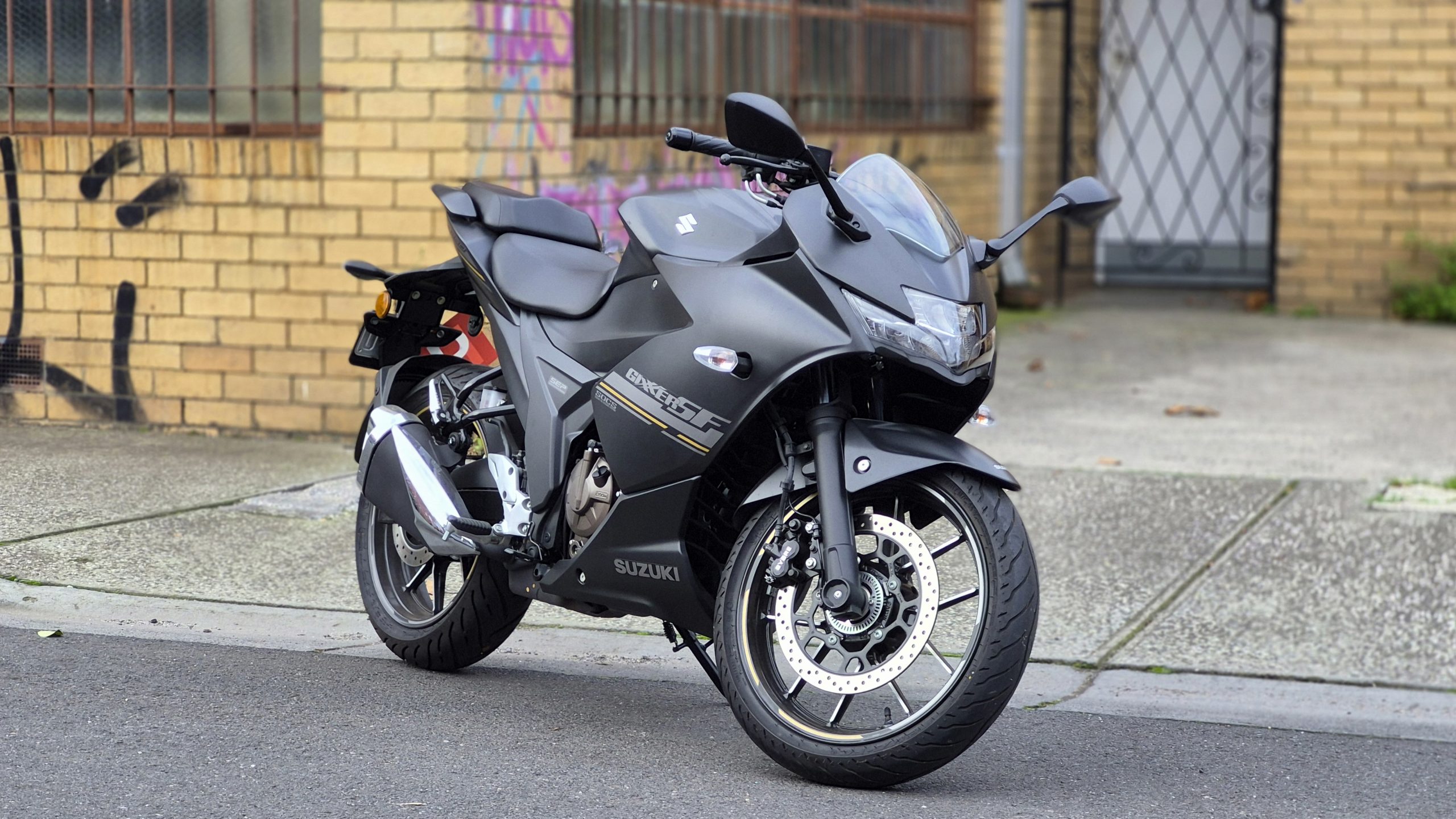 Suzuki Gixxer 250 4 Suzuki Gixxer 250 - Image 4