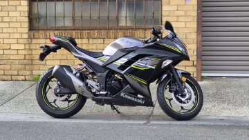 Home 1 Kawasaki Ninja 300 ABS