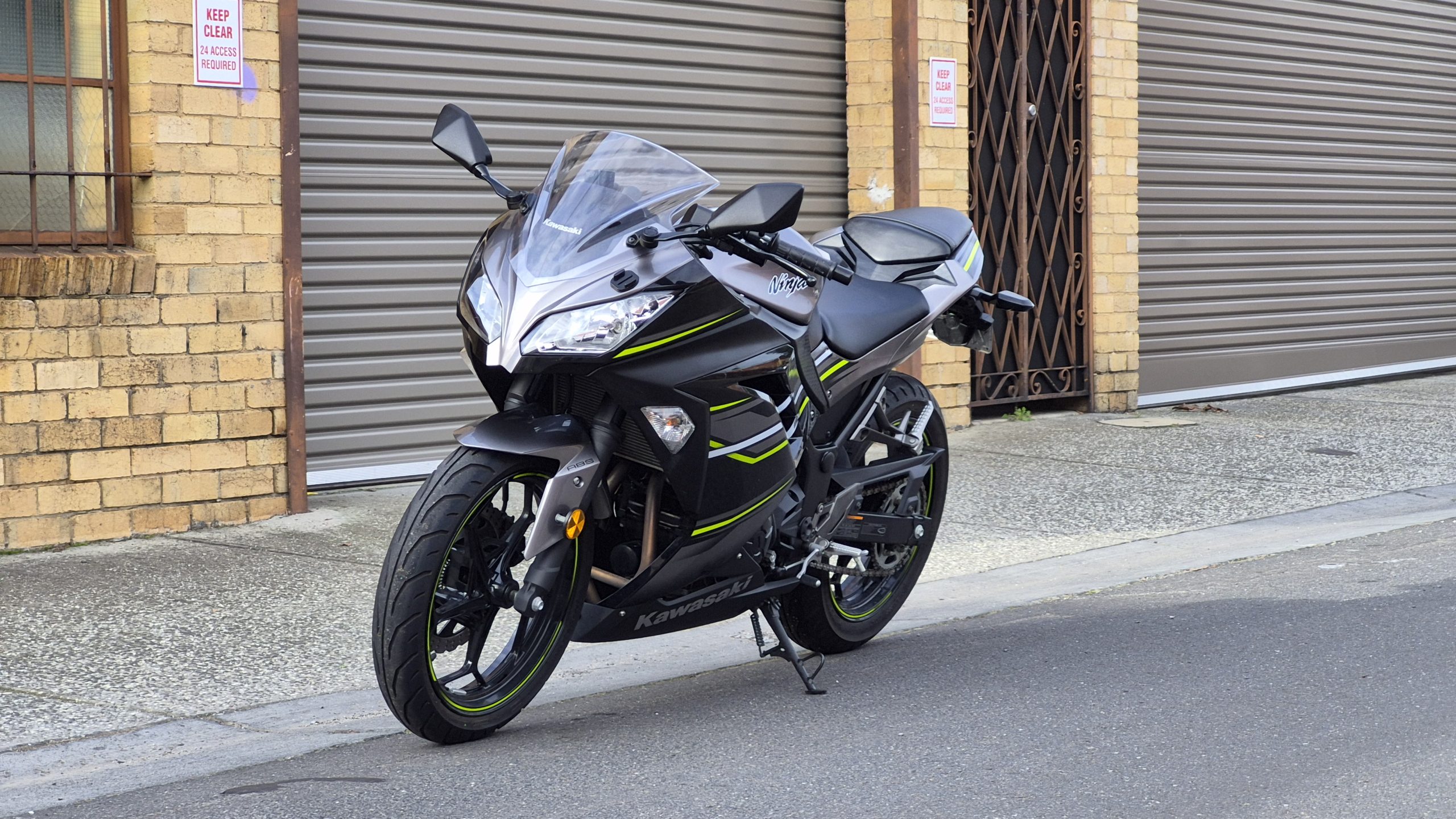 Kawasaki Ninja 300 ABS 16 Kawasaki Ninja 300 ABS - Image 16