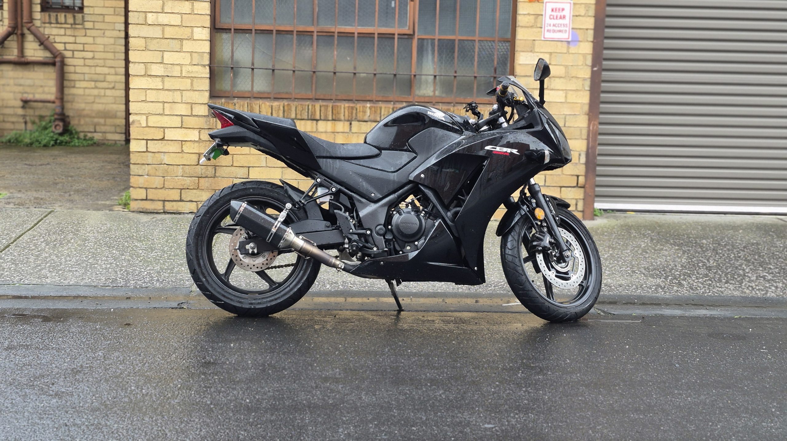 Honda CBR 300 ABS 8 Honda CBR 300 ABS - Image 8