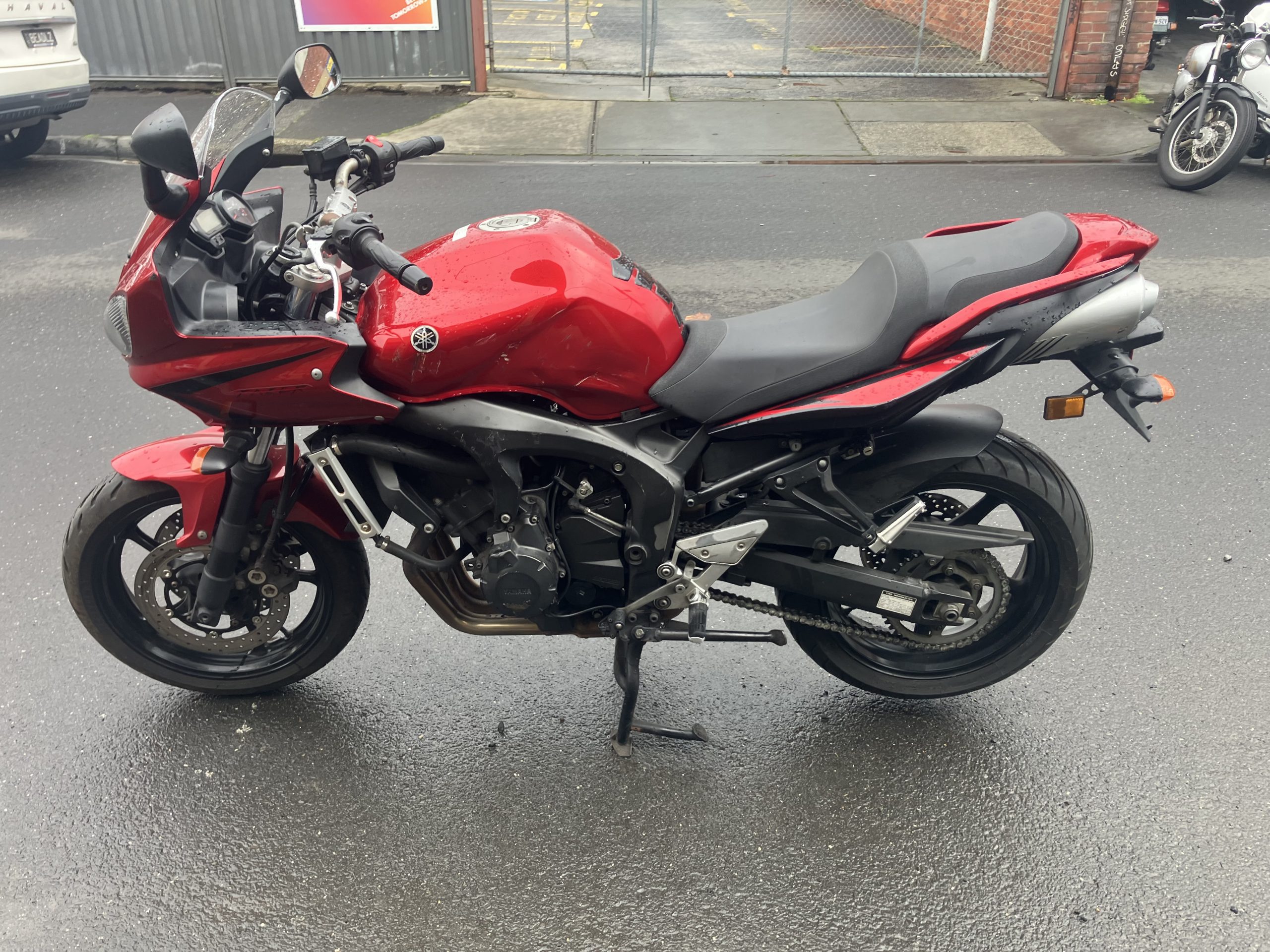 Yamaha FZ6S Fazer 19 Yamaha FZ6S Fazer - Image 19