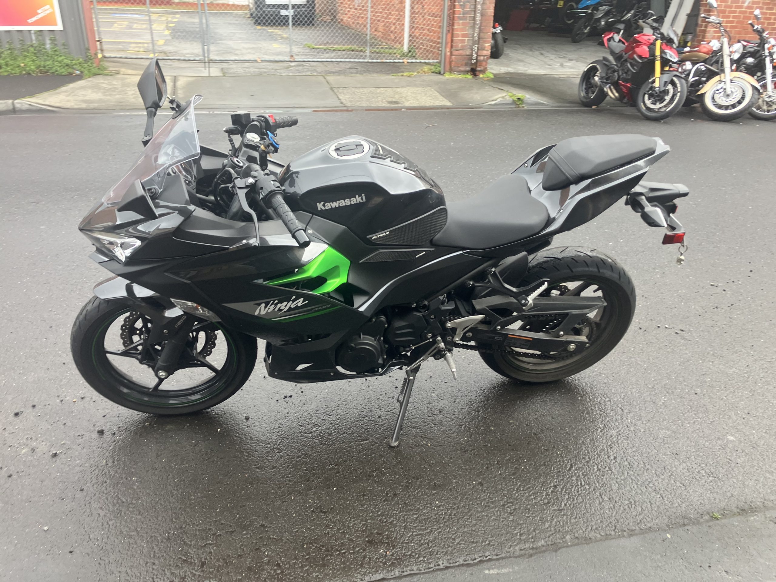 Kawasaki Ninja 400 16 Kawasaki Ninja 400 - Image 16