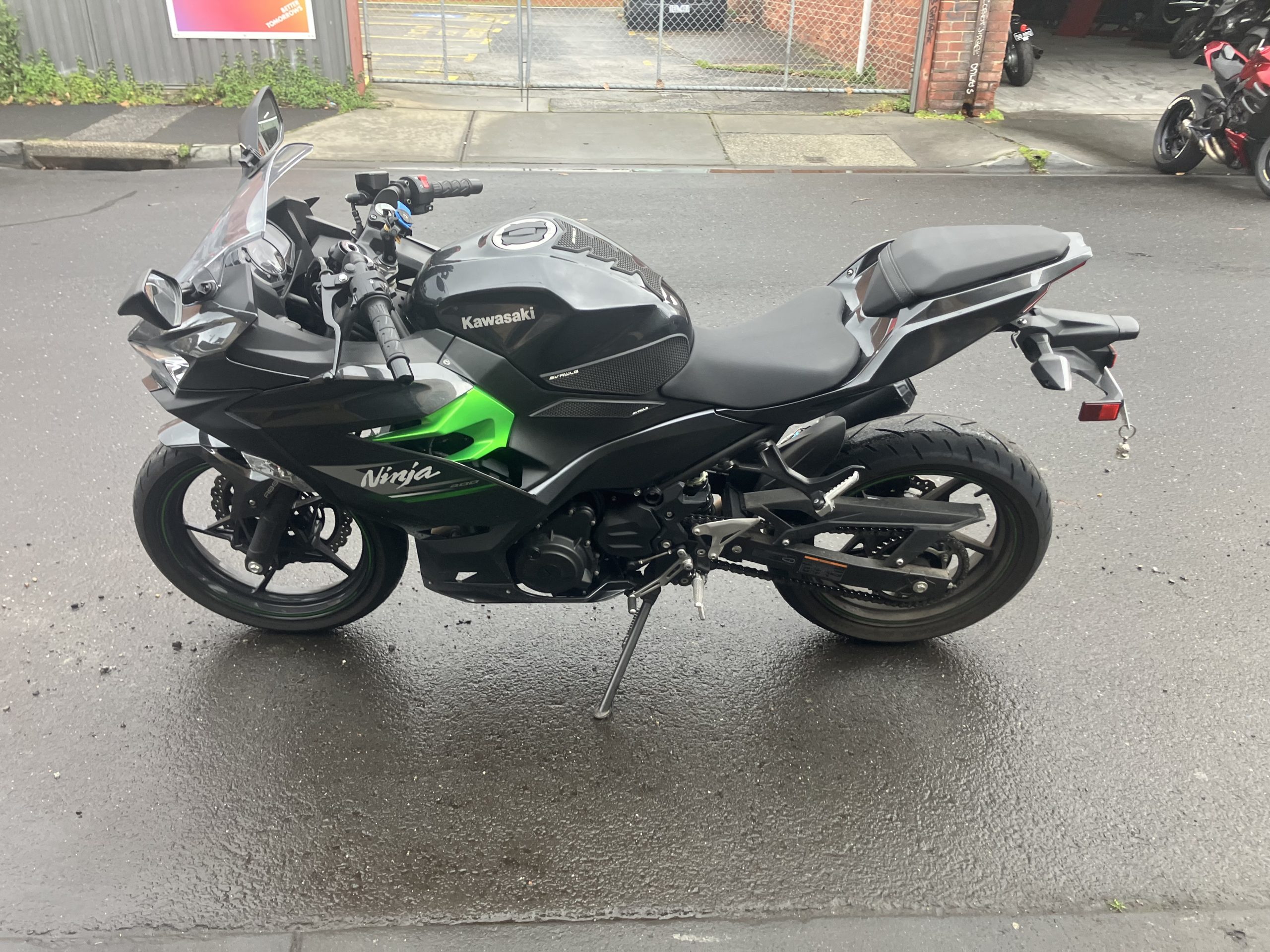 Kawasaki Ninja 400 17 Kawasaki Ninja 400 - Image 17