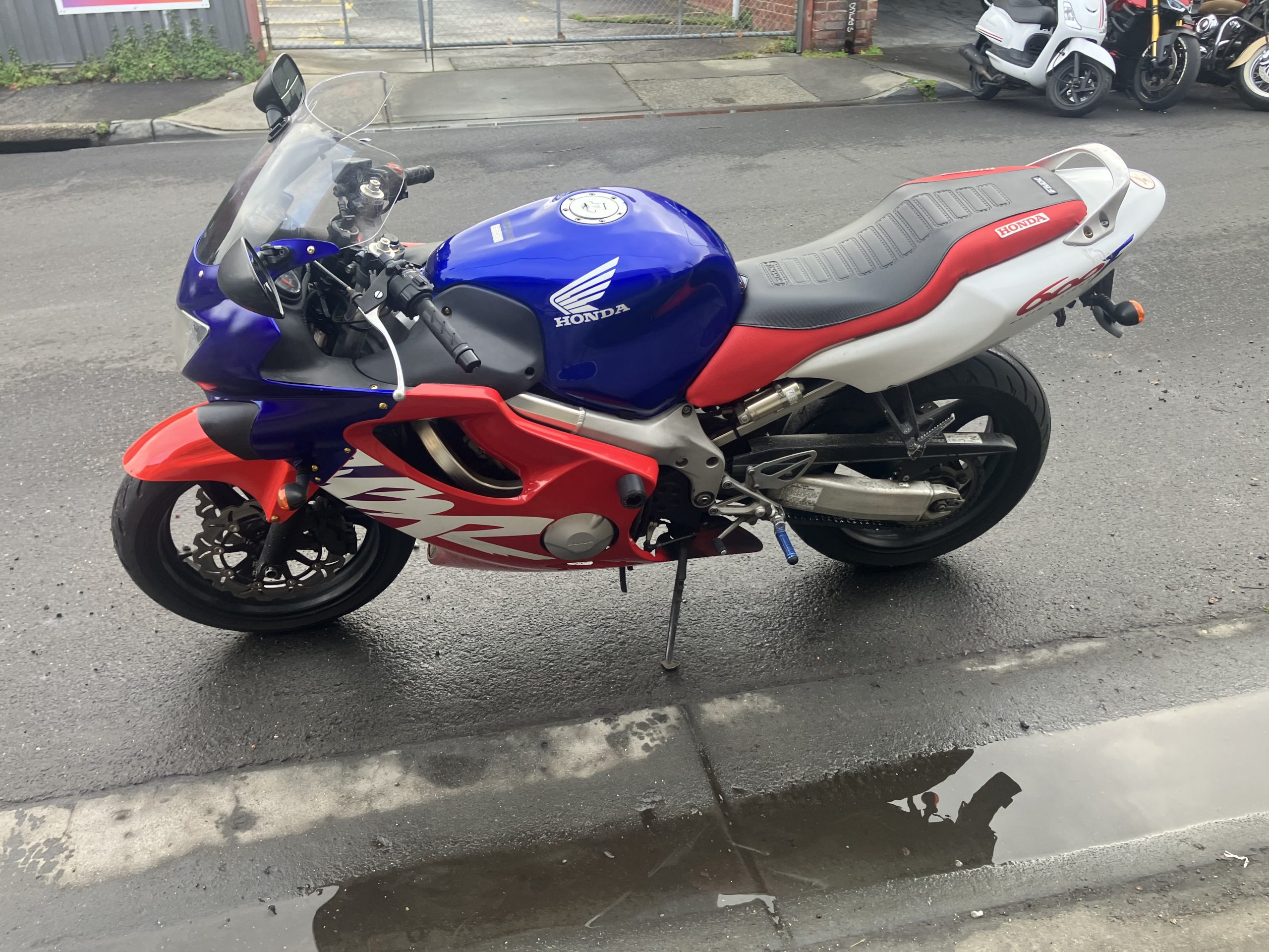 Honda CBR600F 14 Honda CBR600F - Image 14