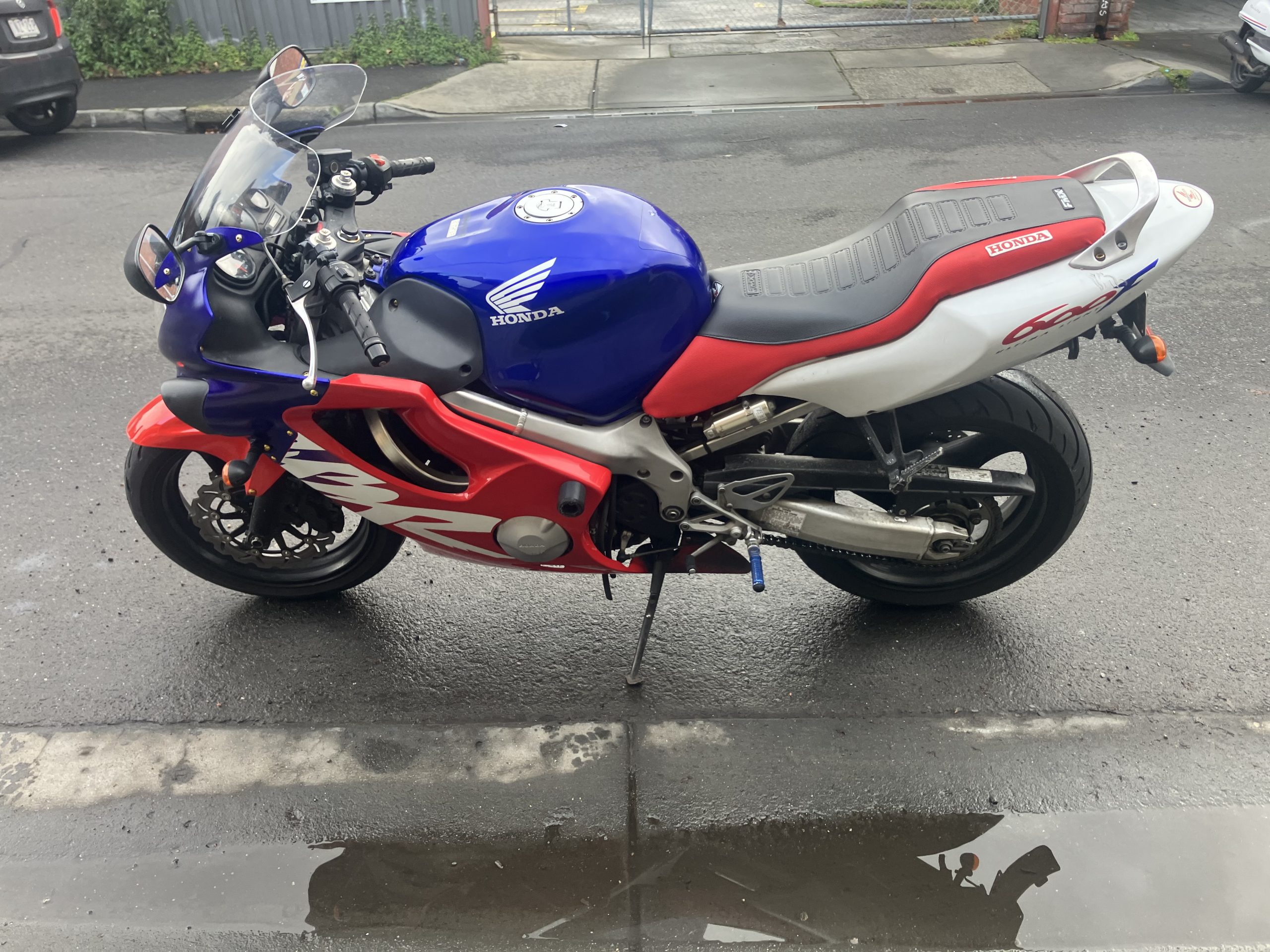 Honda CBR600F 15 Honda CBR600F - Image 15