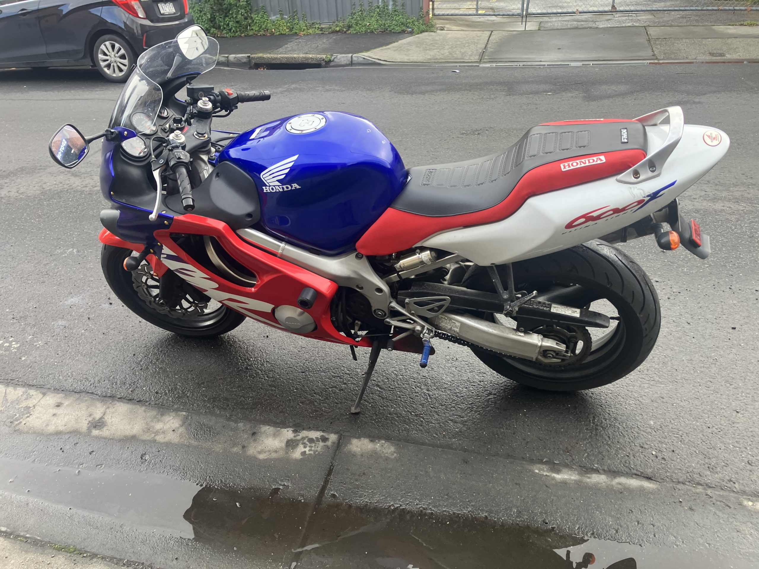 Honda CBR600F 16 Honda CBR600F - Image 16