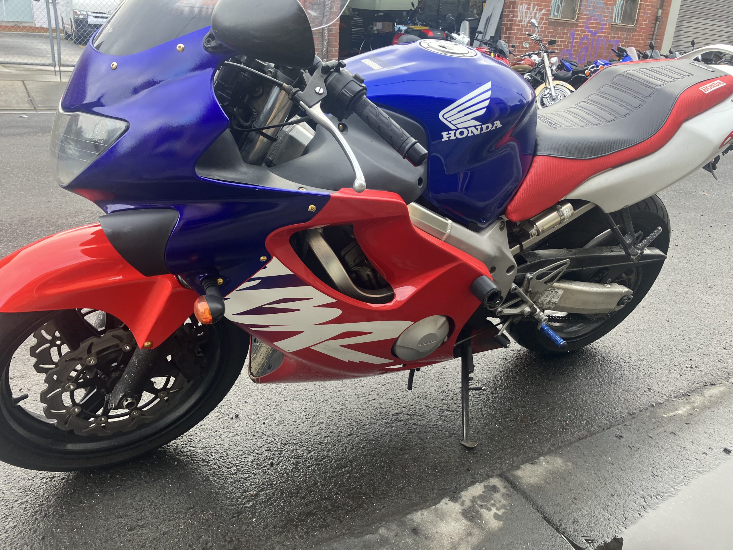 Honda CBR600F 28 Honda CBR600F - Image 28