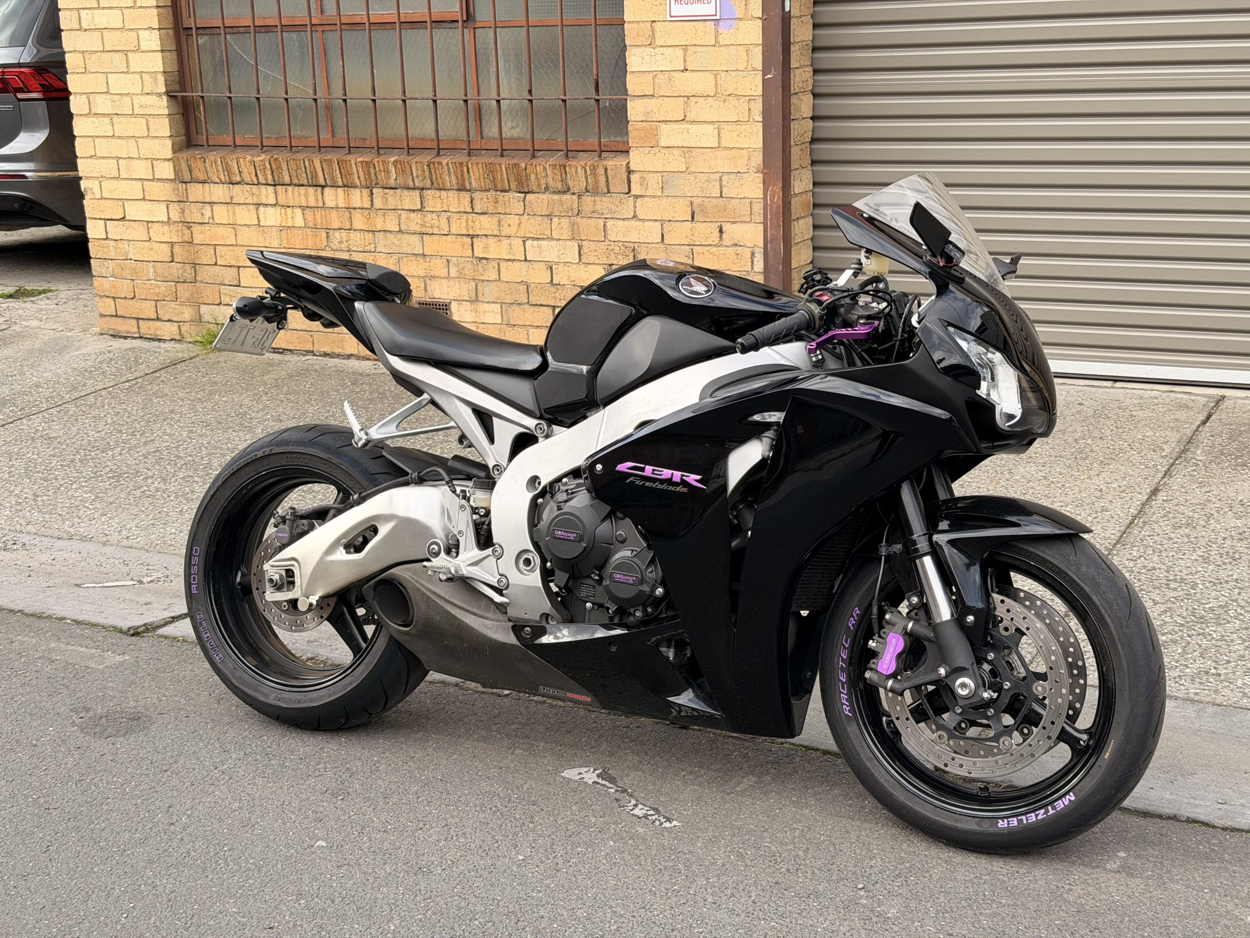 Honda CBR1000RR 4 Honda CBR1000RR - Image 4