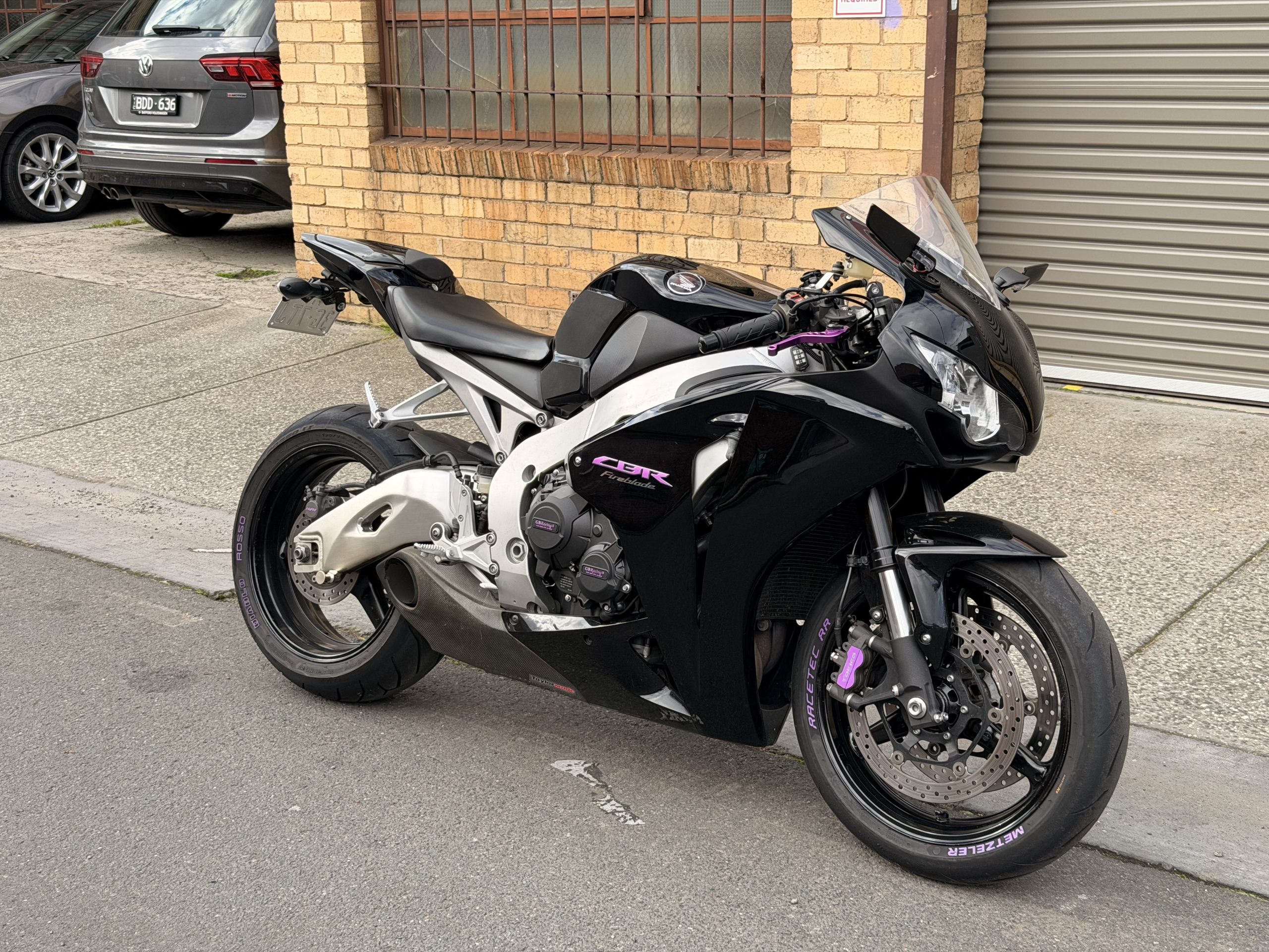 Honda CBR1000RR 5 Honda CBR1000RR - Image 5