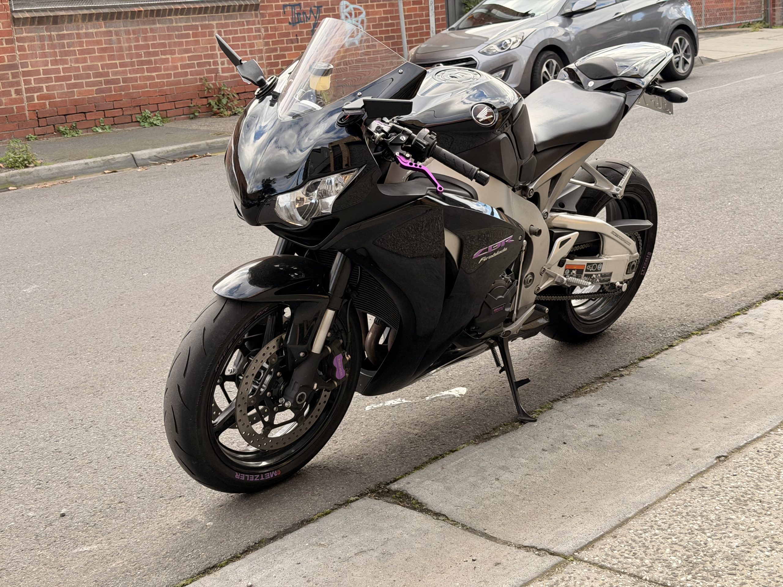 Honda CBR1000RR 14 Honda CBR1000RR - Image 14