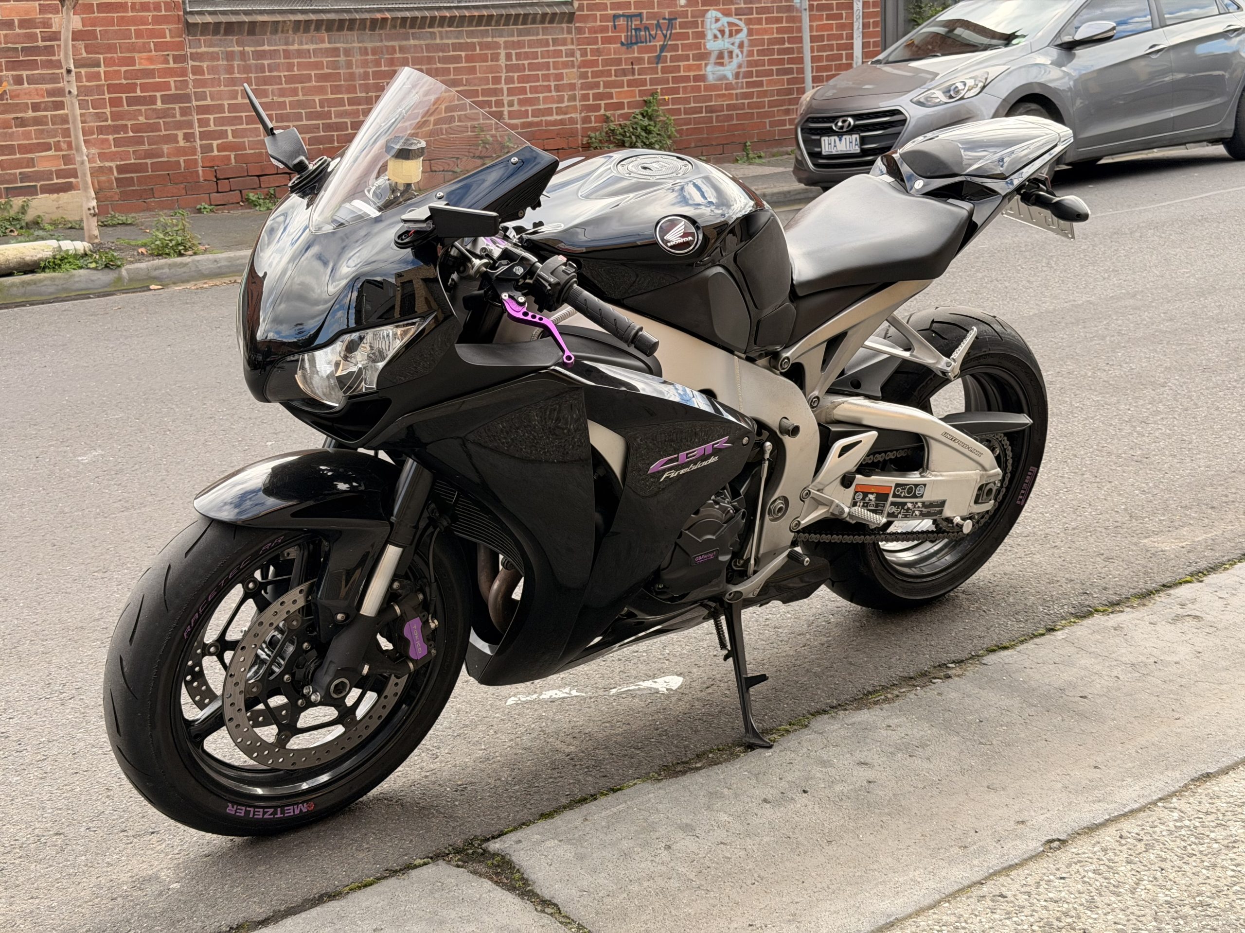 Honda CBR1000RR 15 Honda CBR1000RR - Image 15