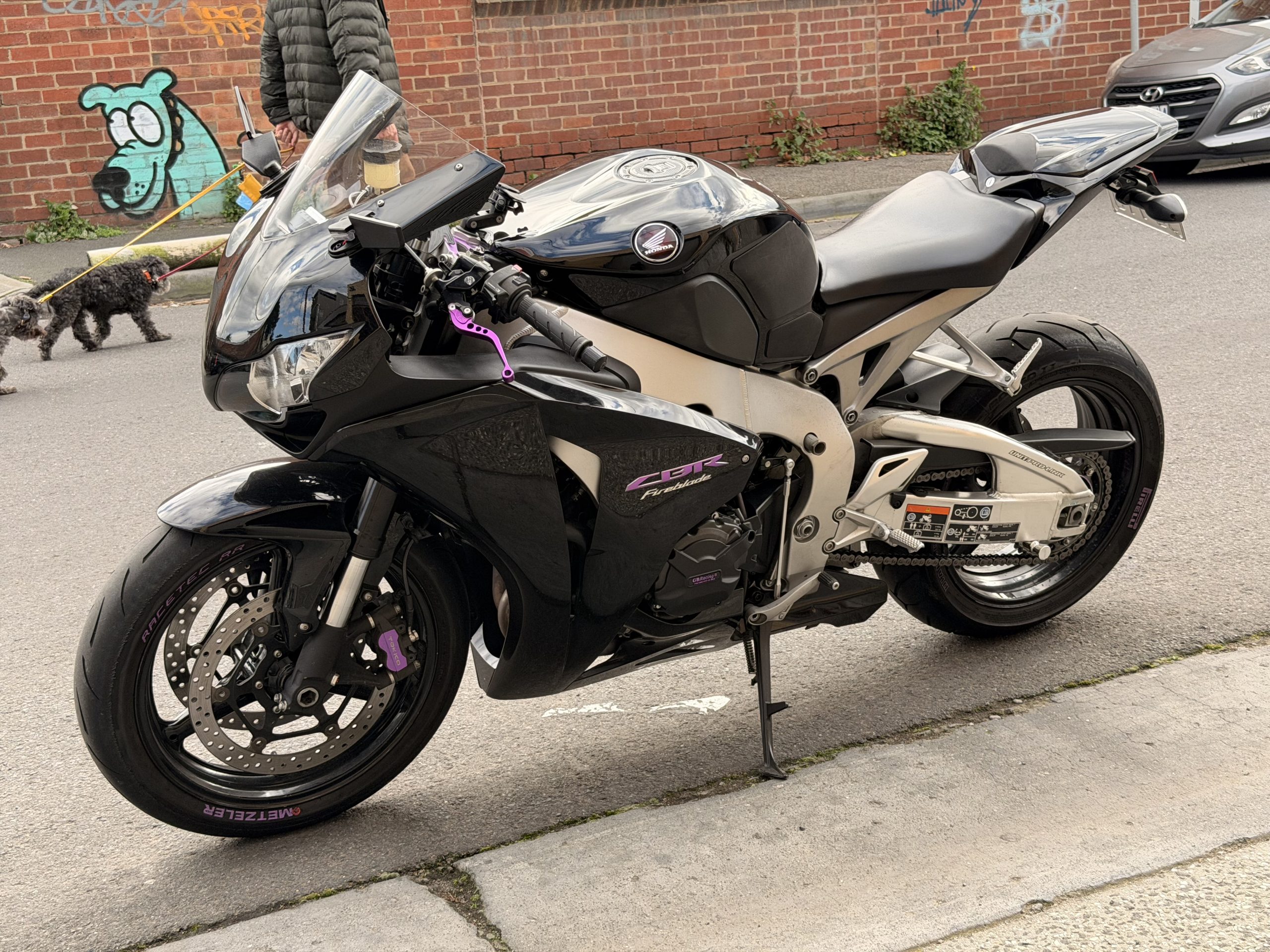 Honda CBR1000RR 16 Honda CBR1000RR - Image 16