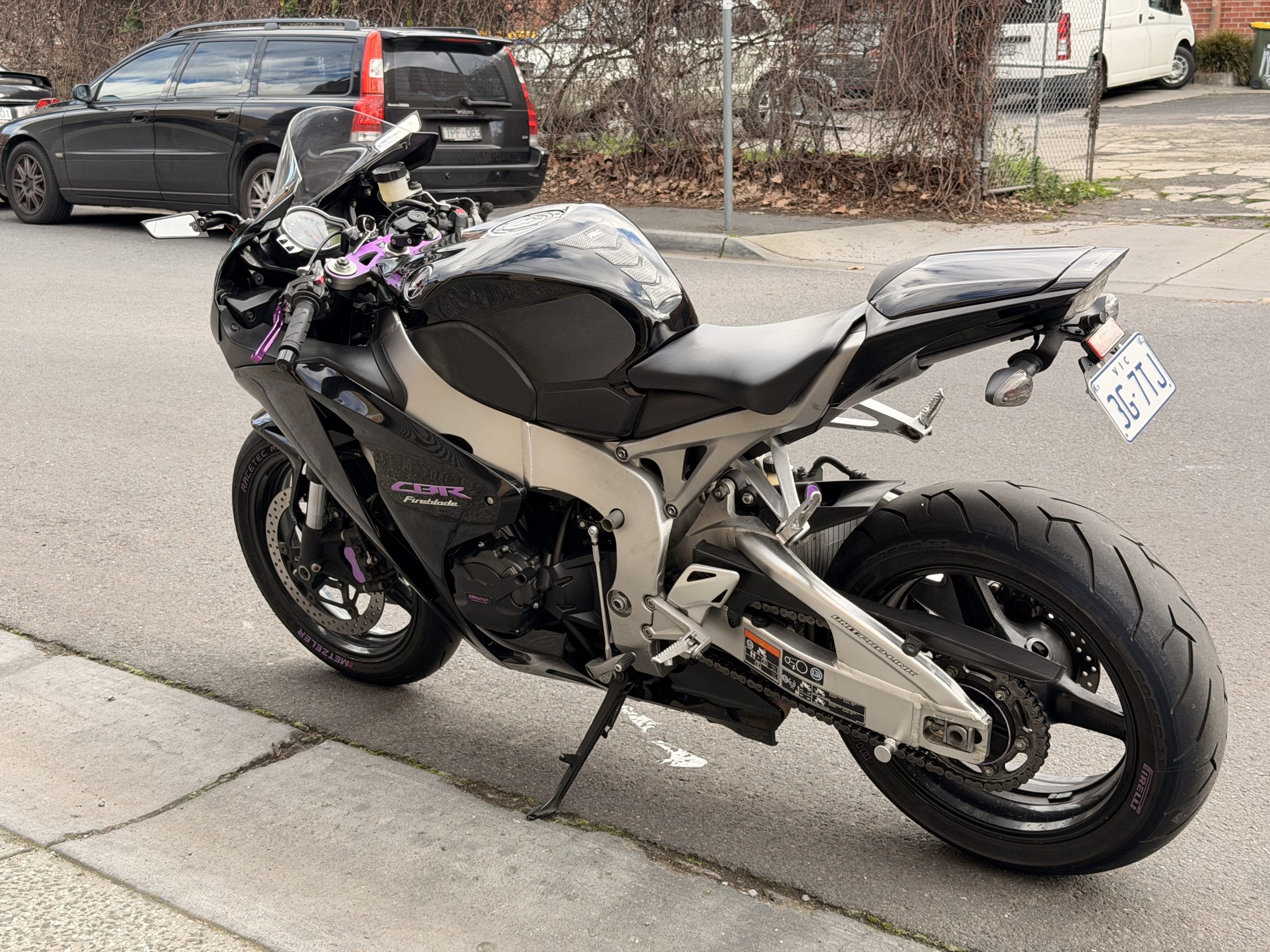 Honda CBR1000RR 22 Honda CBR1000RR - Image 22
