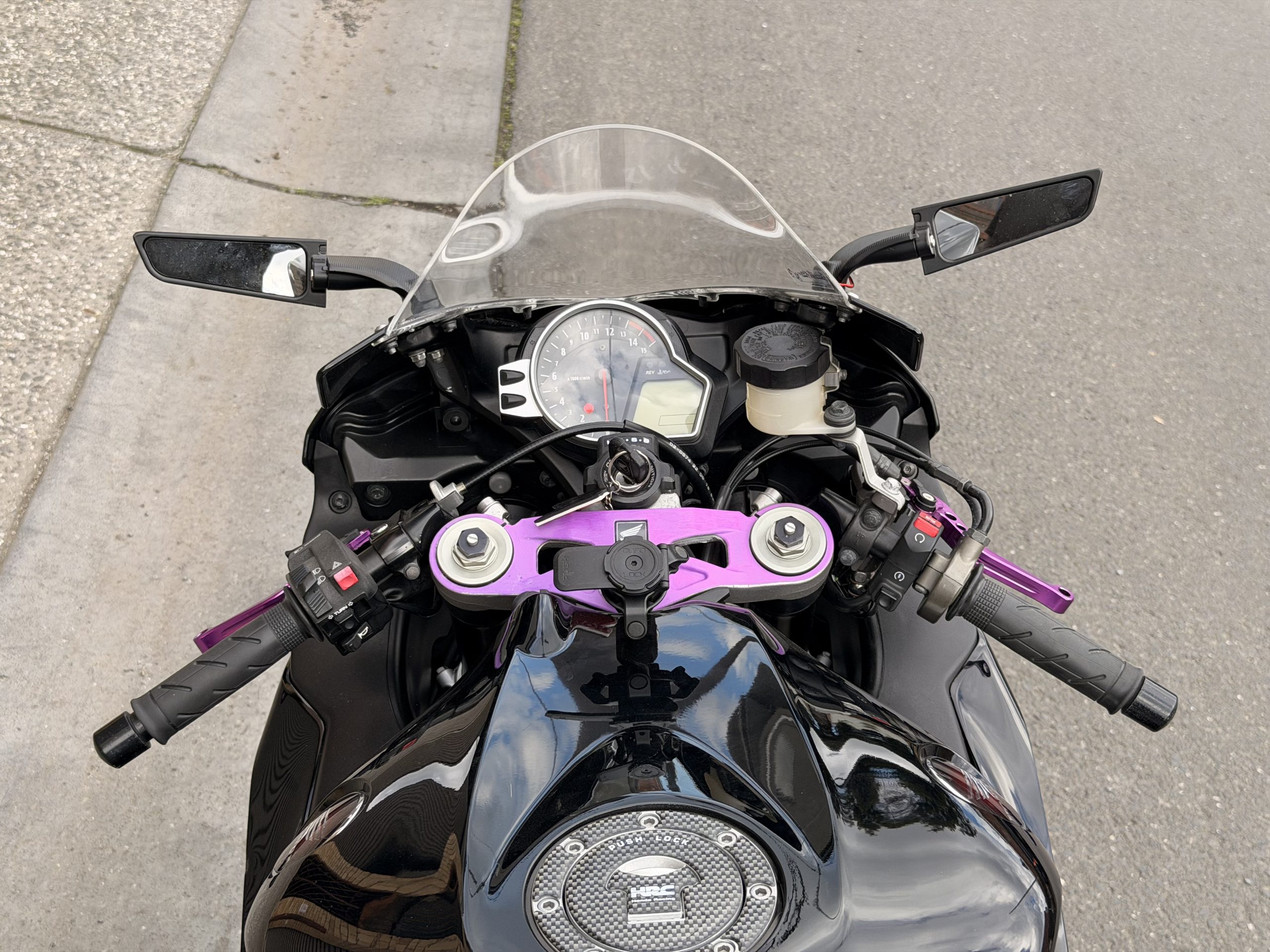 Honda CBR1000RR 39 Honda CBR1000RR - Image 39