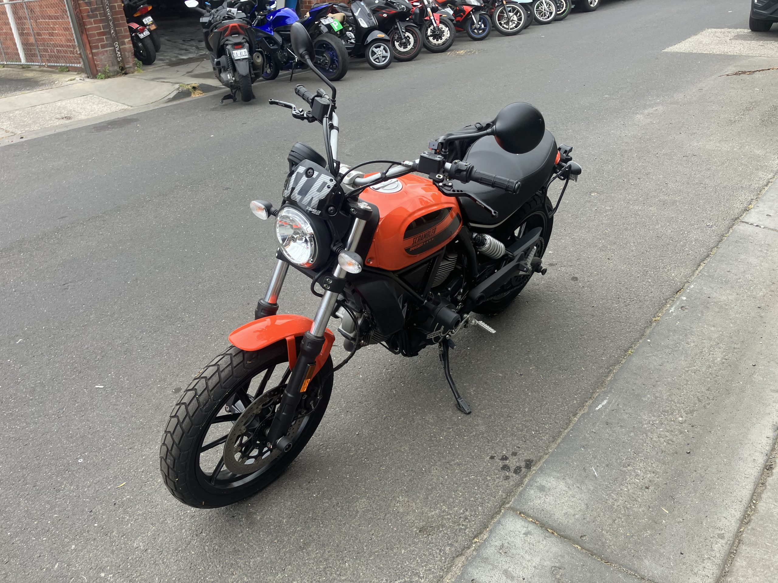 Ducati Scrambler 400 Sixty2 11 Ducati Scrambler 400 Sixty2 - Image 11