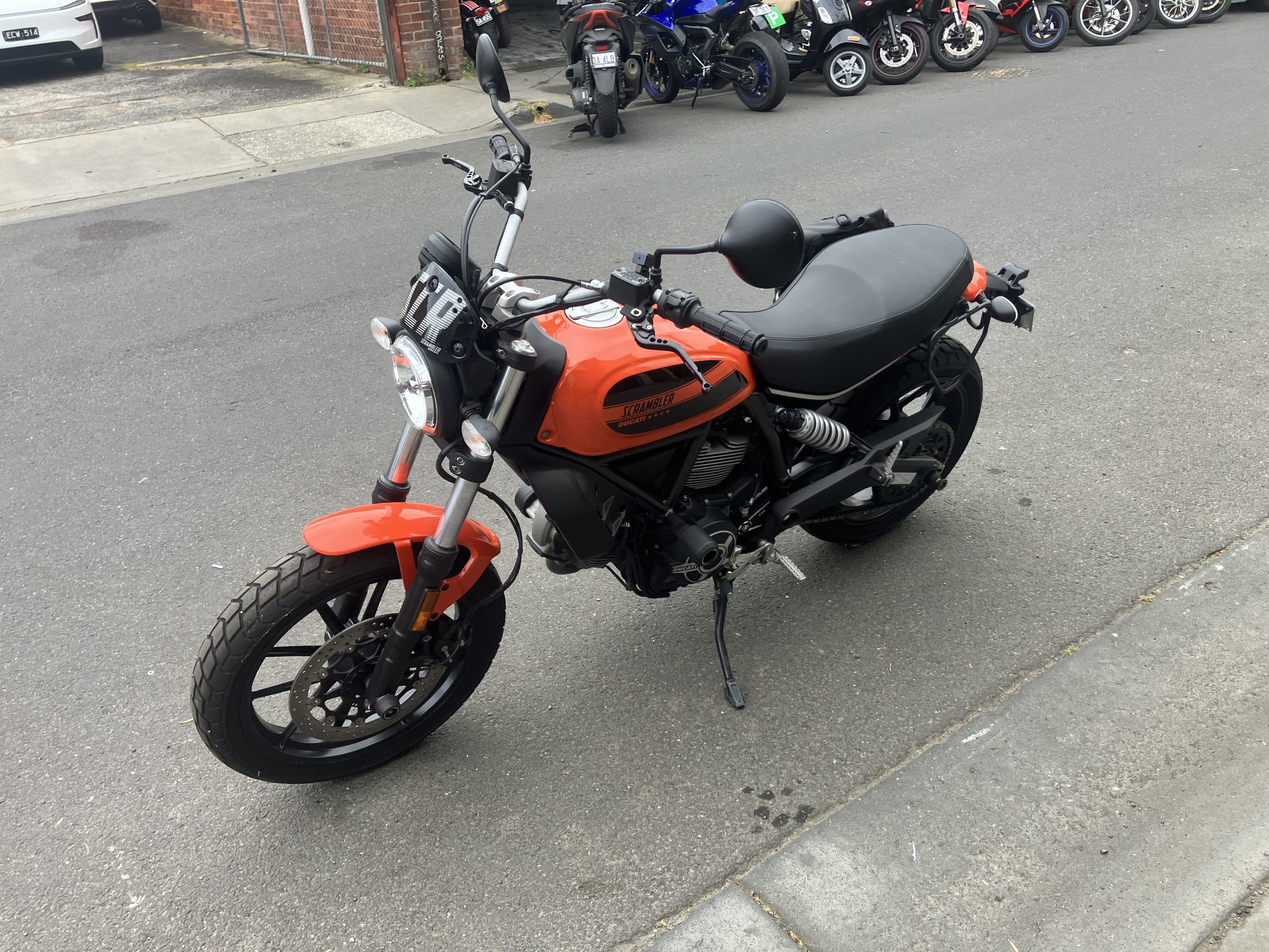Ducati Scrambler 400 Sixty2 12 Ducati Scrambler 400 Sixty2 - Image 12