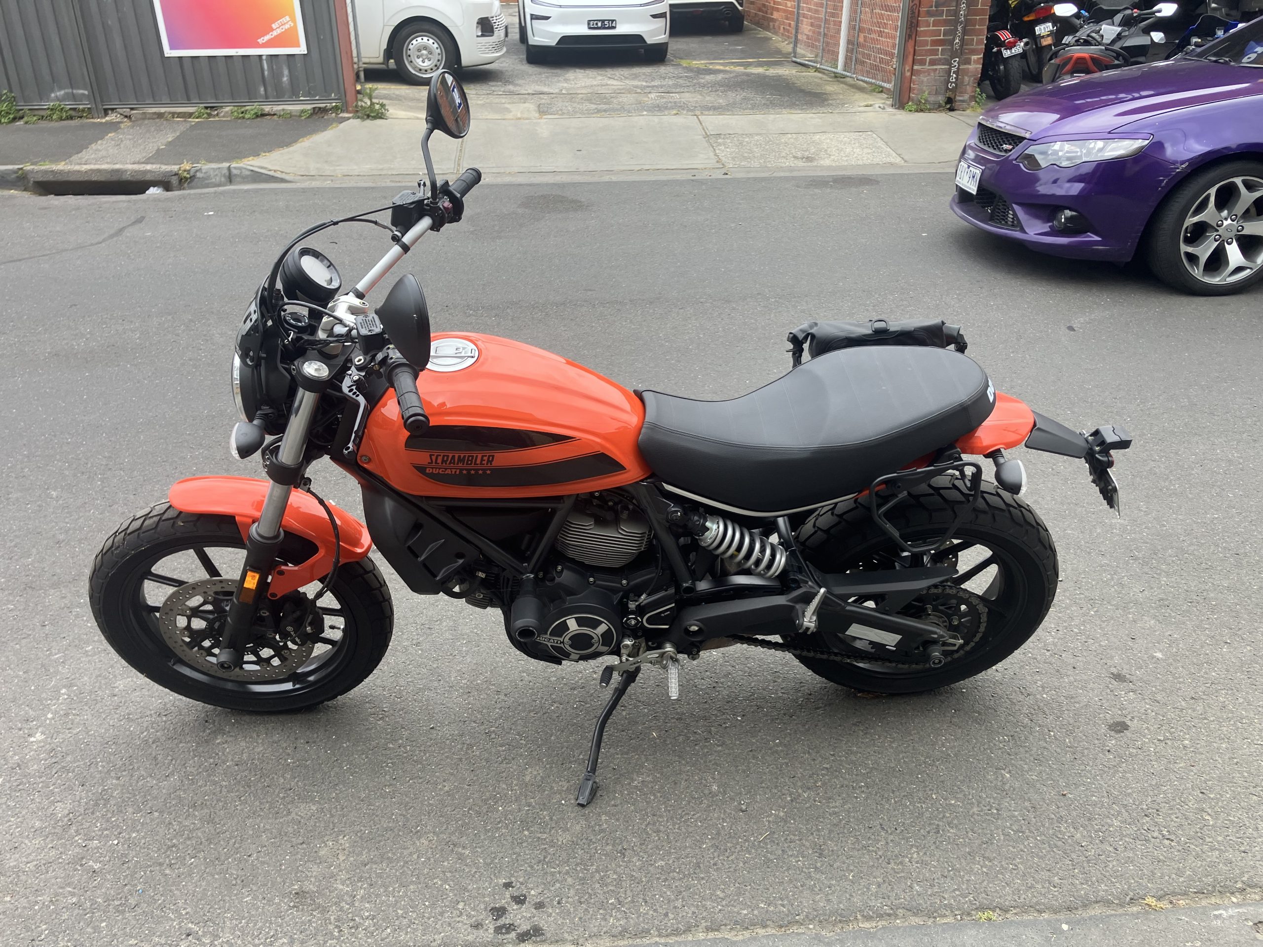 Ducati Scrambler 400 Sixty2 14 Ducati Scrambler 400 Sixty2 - Image 14