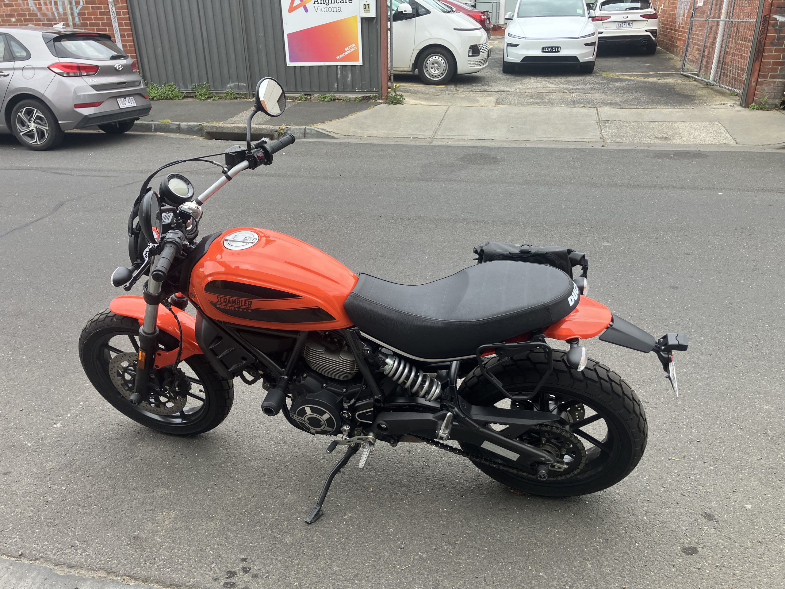 Ducati Scrambler 400 Sixty2 15 Ducati Scrambler 400 Sixty2 - Image 15