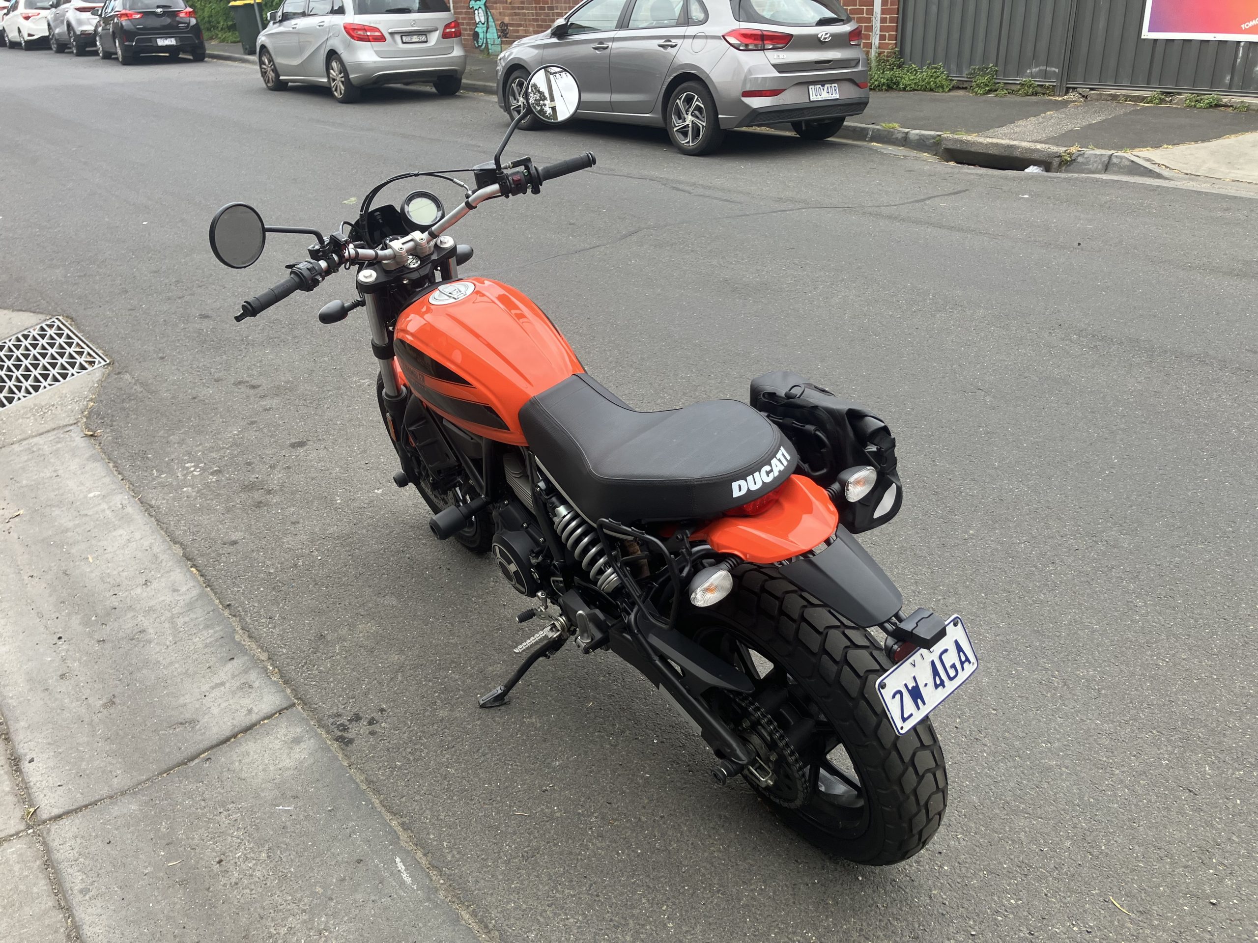 Ducati Scrambler 400 Sixty2 17 Ducati Scrambler 400 Sixty2 - Image 17