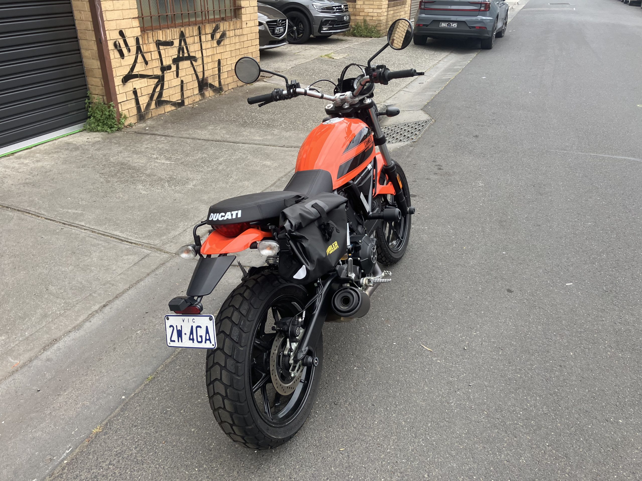 Ducati Scrambler 400 Sixty2 20 Ducati Scrambler 400 Sixty2 - Image 20