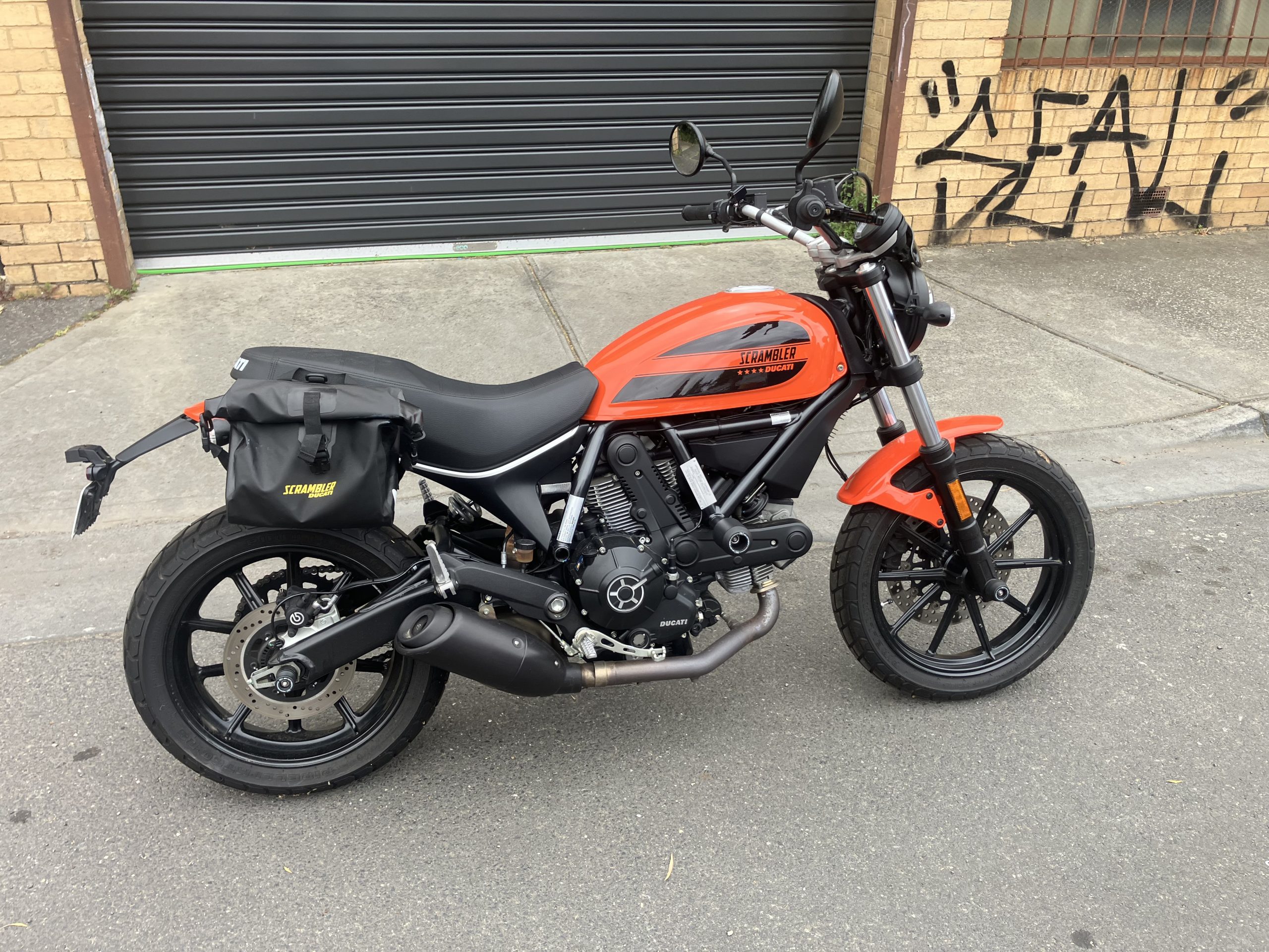 Ducati Scrambler 400 Sixty2 23 Ducati Scrambler 400 Sixty2 - Image 23