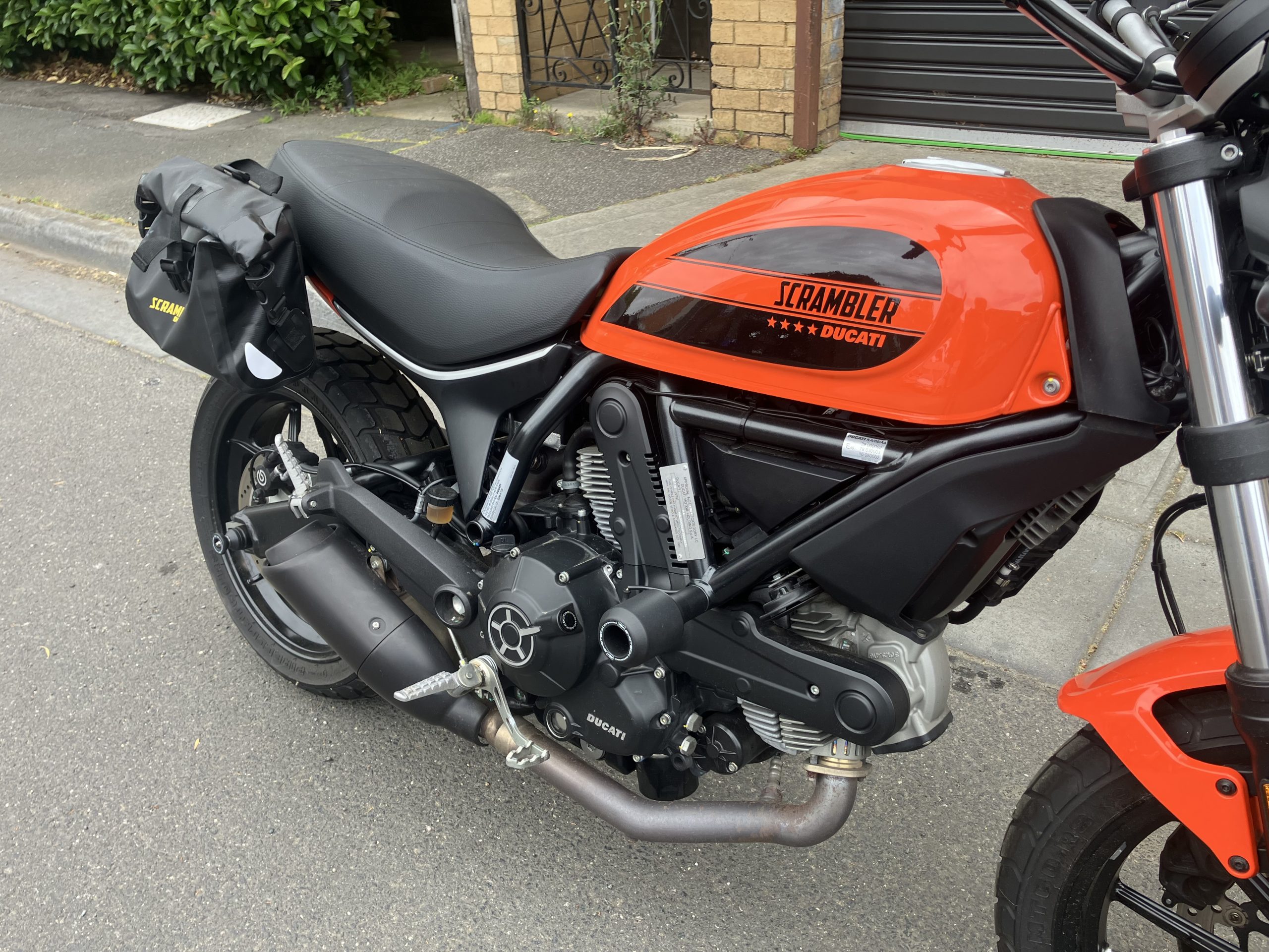 Ducati Scrambler 400 Sixty2 24 Ducati Scrambler 400 Sixty2 - Image 24