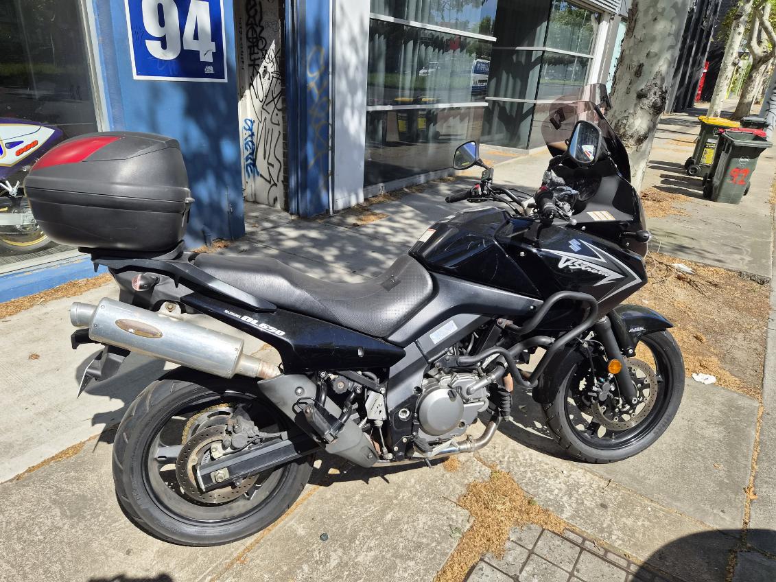 Suzuki Vstrom DL 650 2 Suzuki Vstrom DL 650 - Image 2