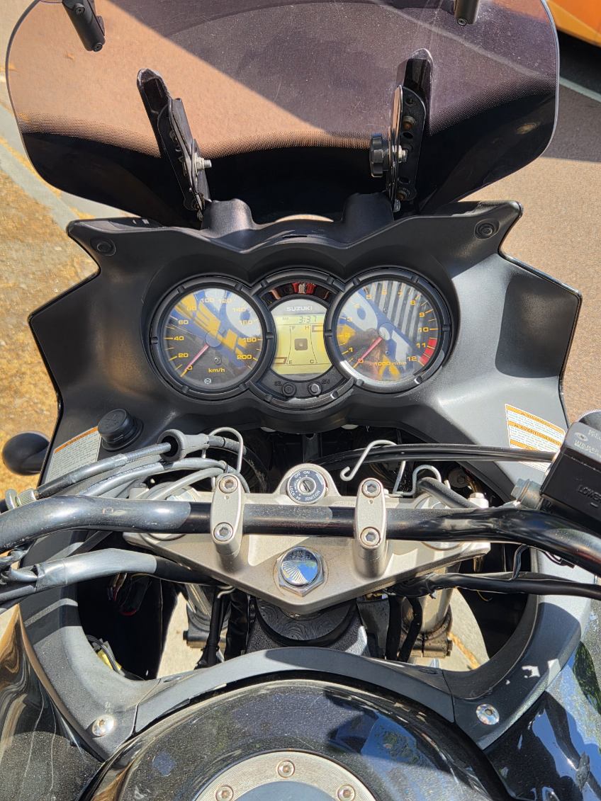 Suzuki Vstrom DL 650 29 Suzuki Vstrom DL 650 - Image 29