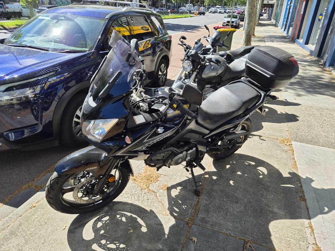 Suzuki Vstrom DL 650 4 Suzuki Vstrom DL 650 - Image 4