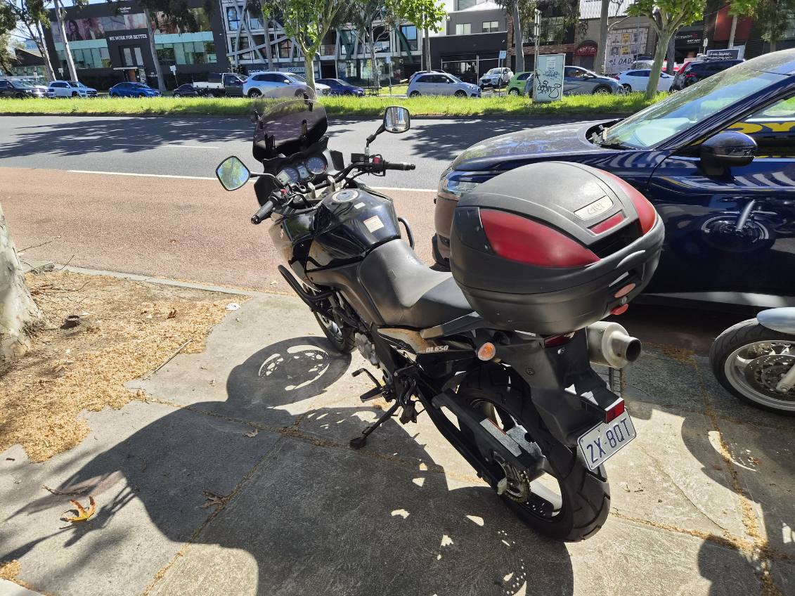 Suzuki Vstrom DL 650 9 Suzuki Vstrom DL 650 - Image 9