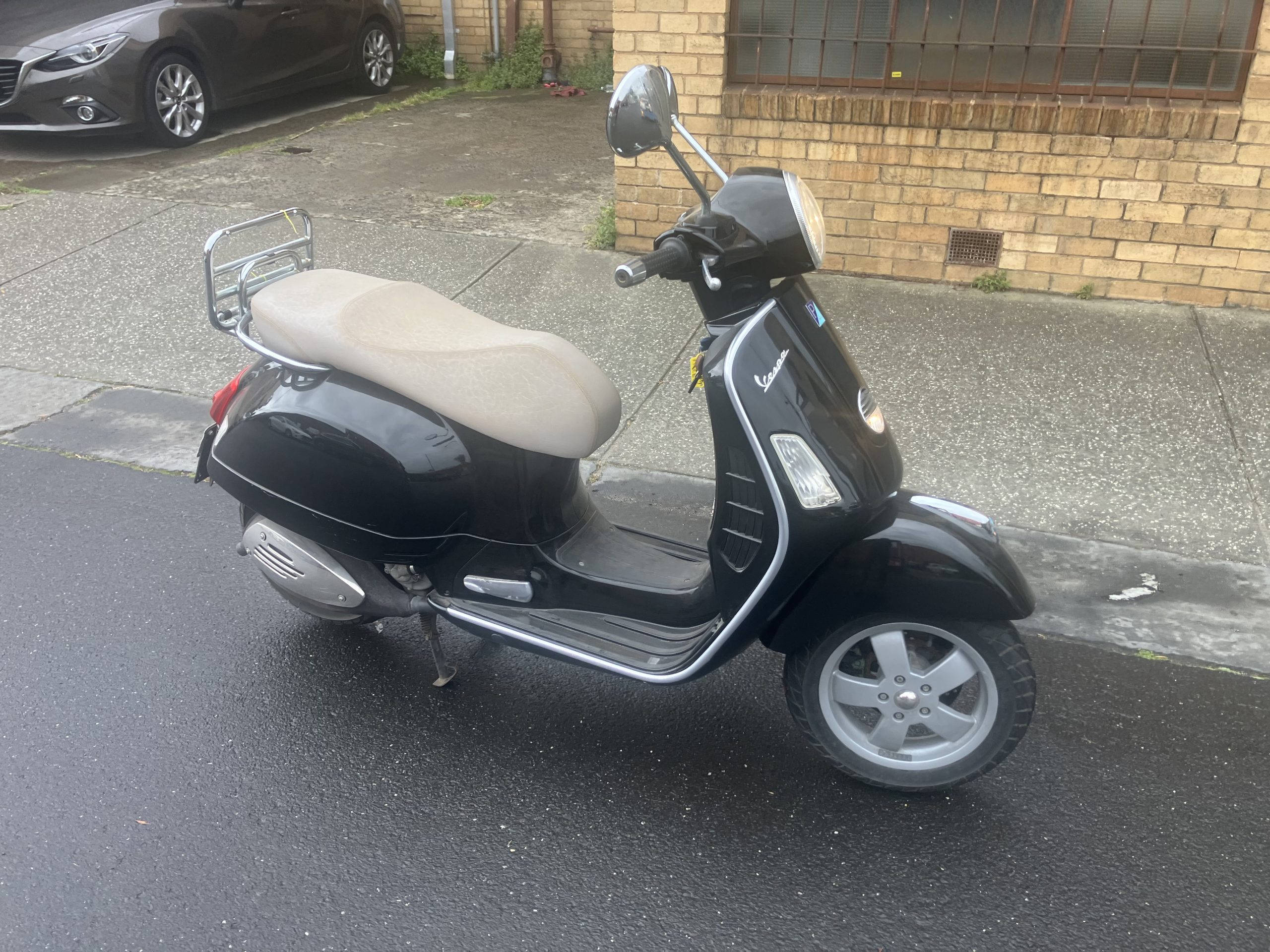 Vespa GTS250IE 4 Vespa GTS250IE - Image 4