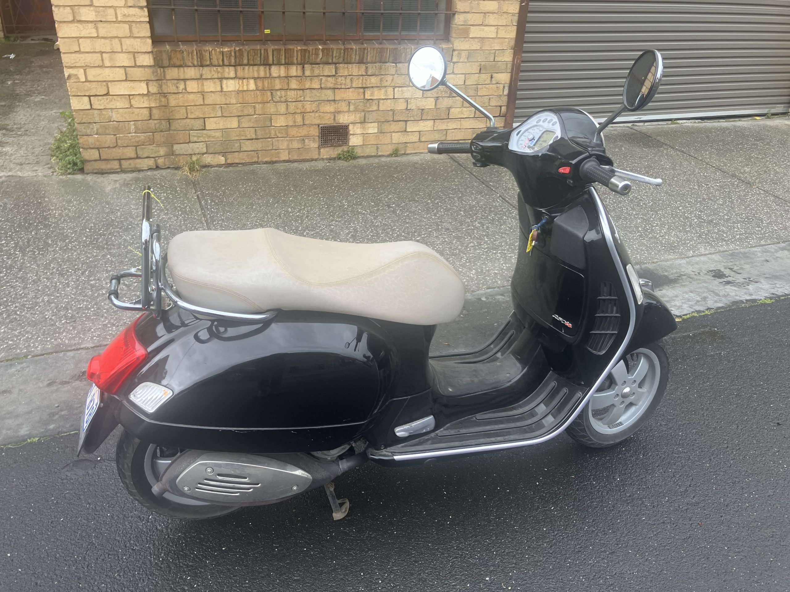 Vespa GTS250IE 22 Vespa GTS250IE - Image 22