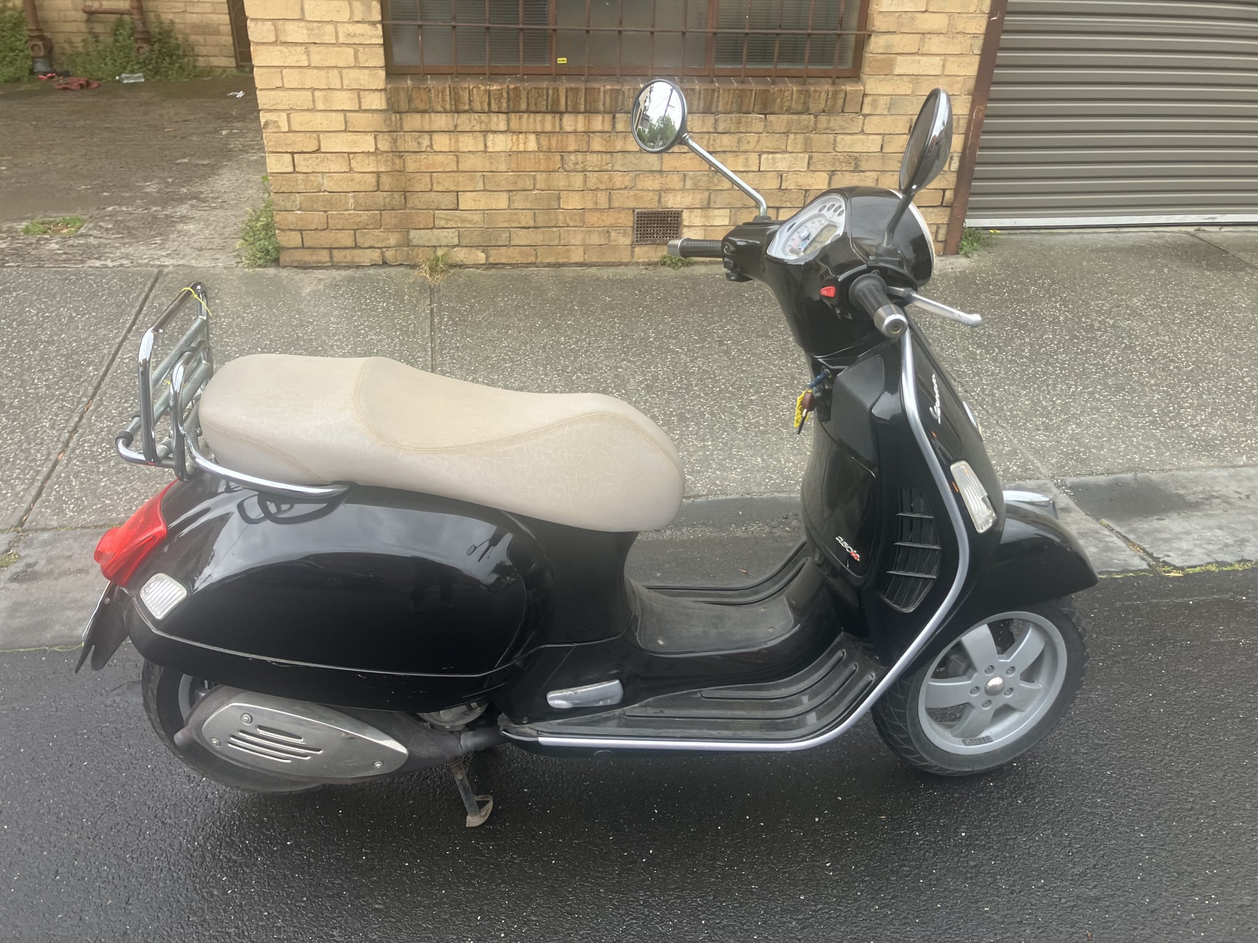 Vespa GTS250IE 23 Vespa GTS250IE - Image 23